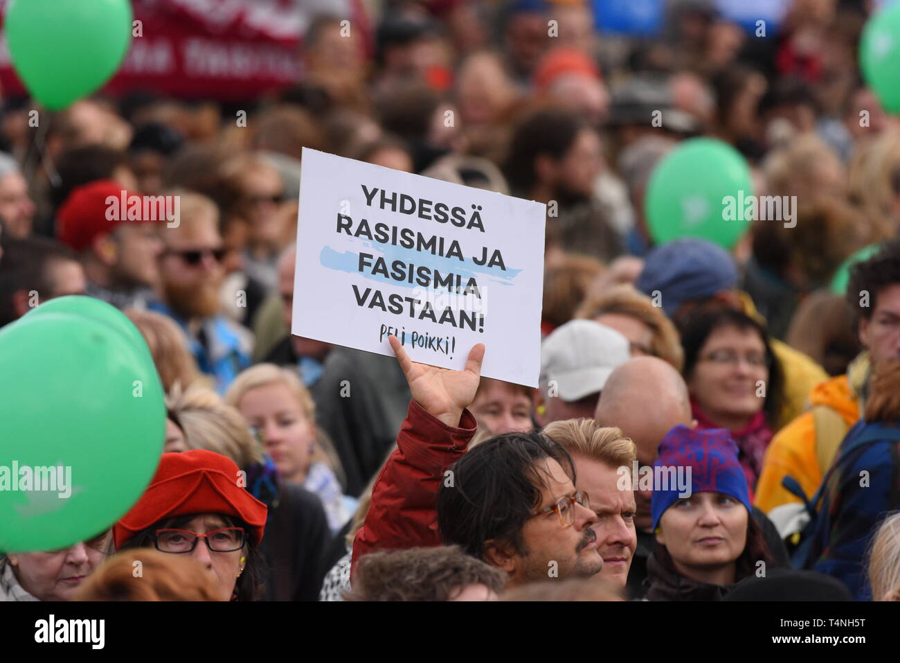 Helsinki, Finnland - 24 September 2016: Peli - poikki Rikotaan hiljaisuus - Demonstration gegen Rassismus und rechte Gewalt in Helsinki Stockfoto