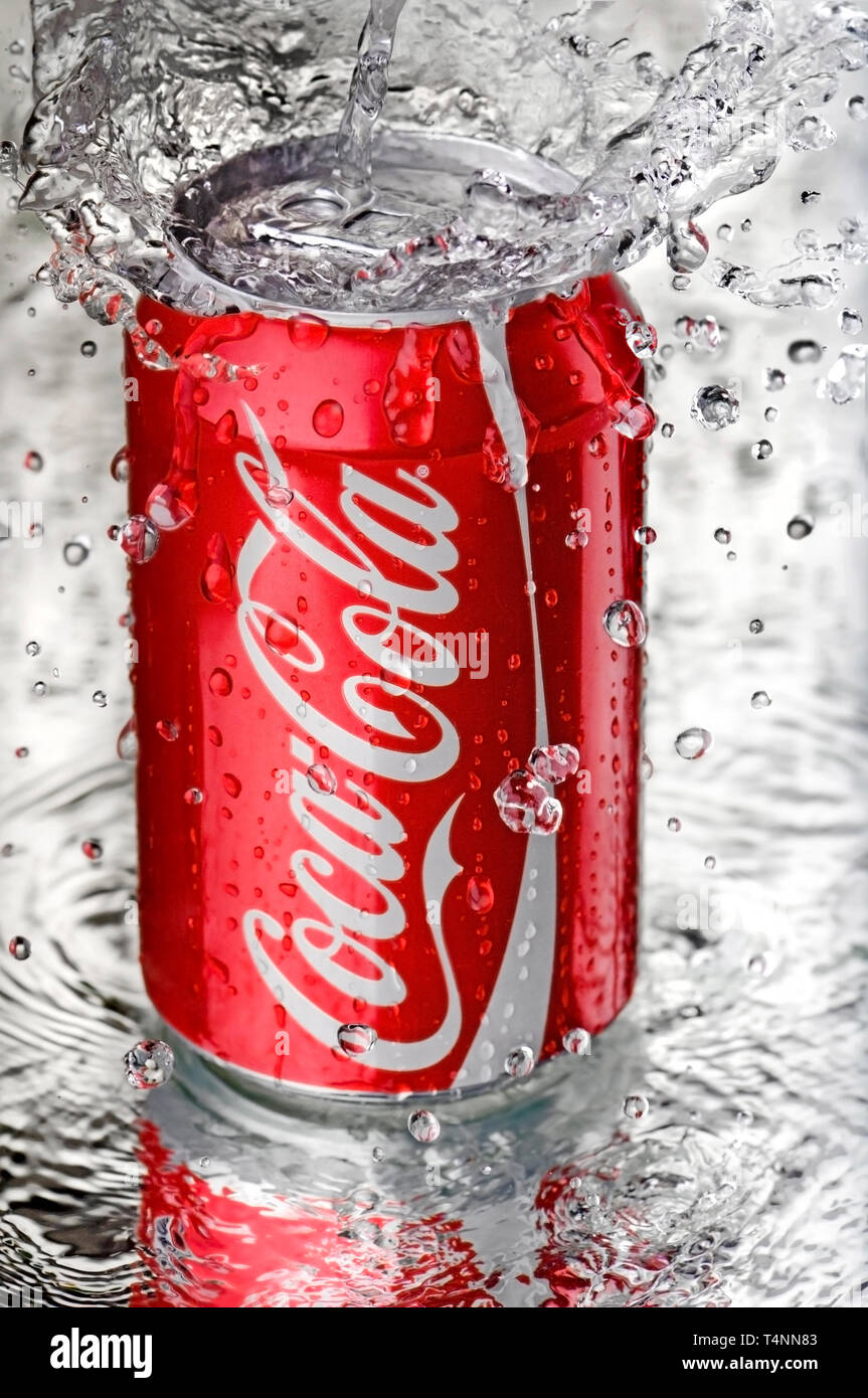 Coca Cola splash Studio shot Stockfoto