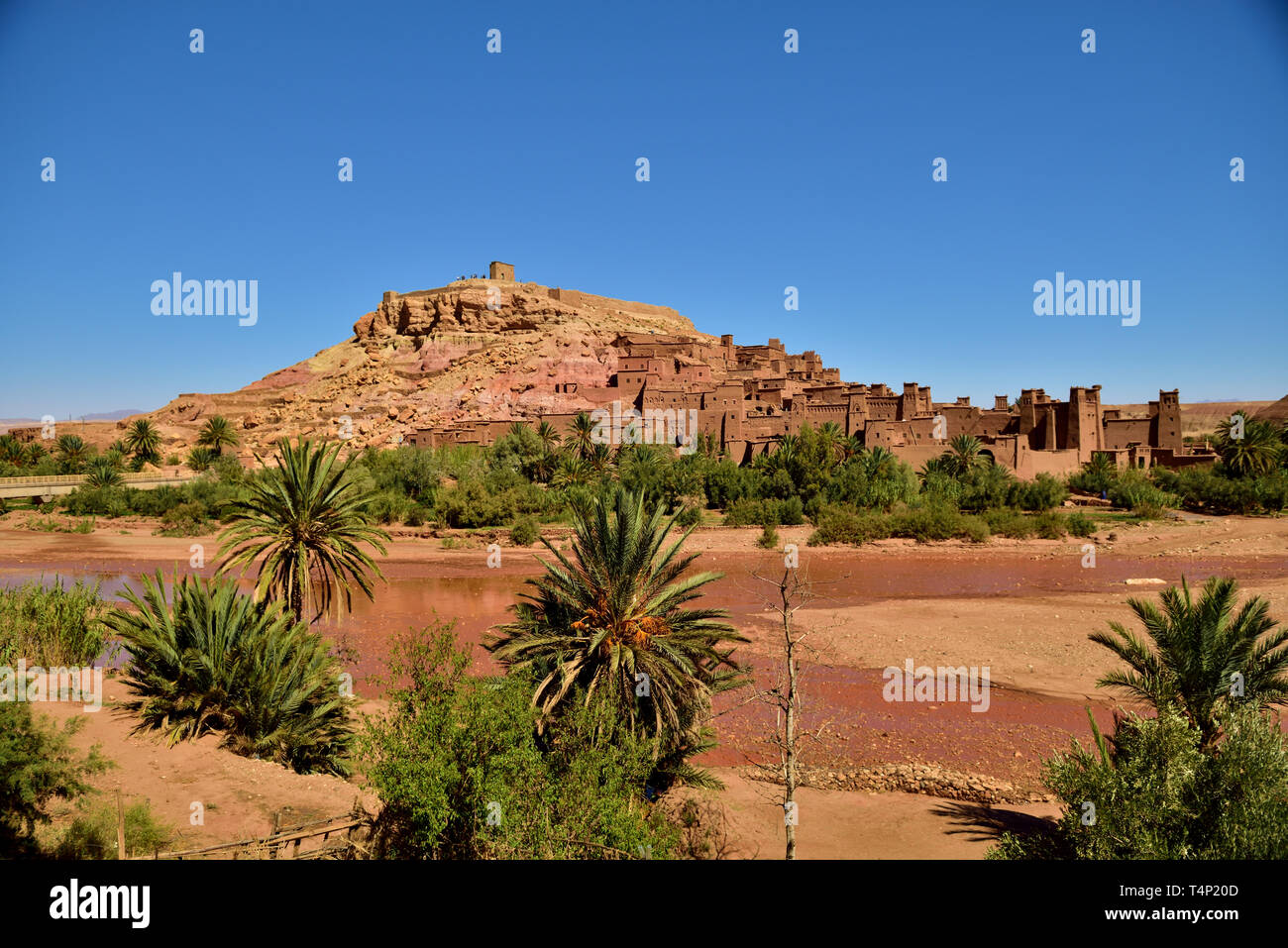 Gelegen in den Ausläufern der südlichen Hängen des Hohen Atlas in Ouarzazate Provinz, die Website von Ait Ben Haddou Ksar ist der Berühmteste im Va Stockfoto