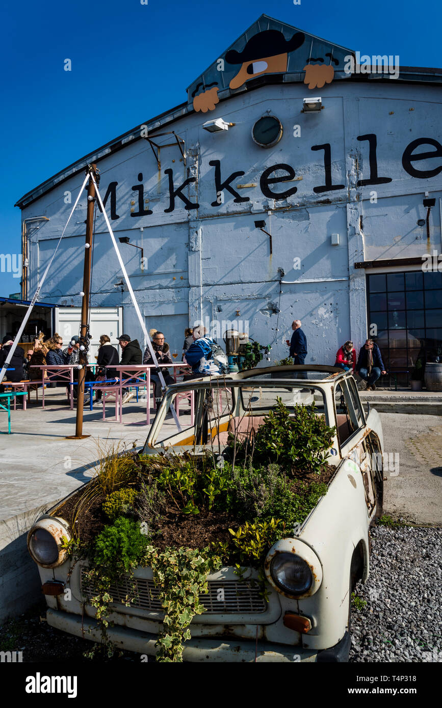 Mikkeller Baghaven, einem ikonischen Bier Bar in einem alten Industriegebäude auf Refshaleoen Insel, Kopenhagen, Dänemark Stockfoto