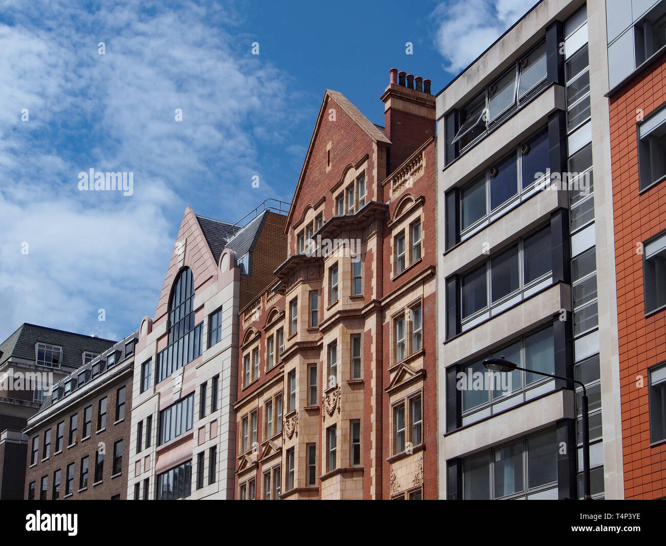 London, Reihe von alten und neuen Bürogebäude Fassaden Stockfoto