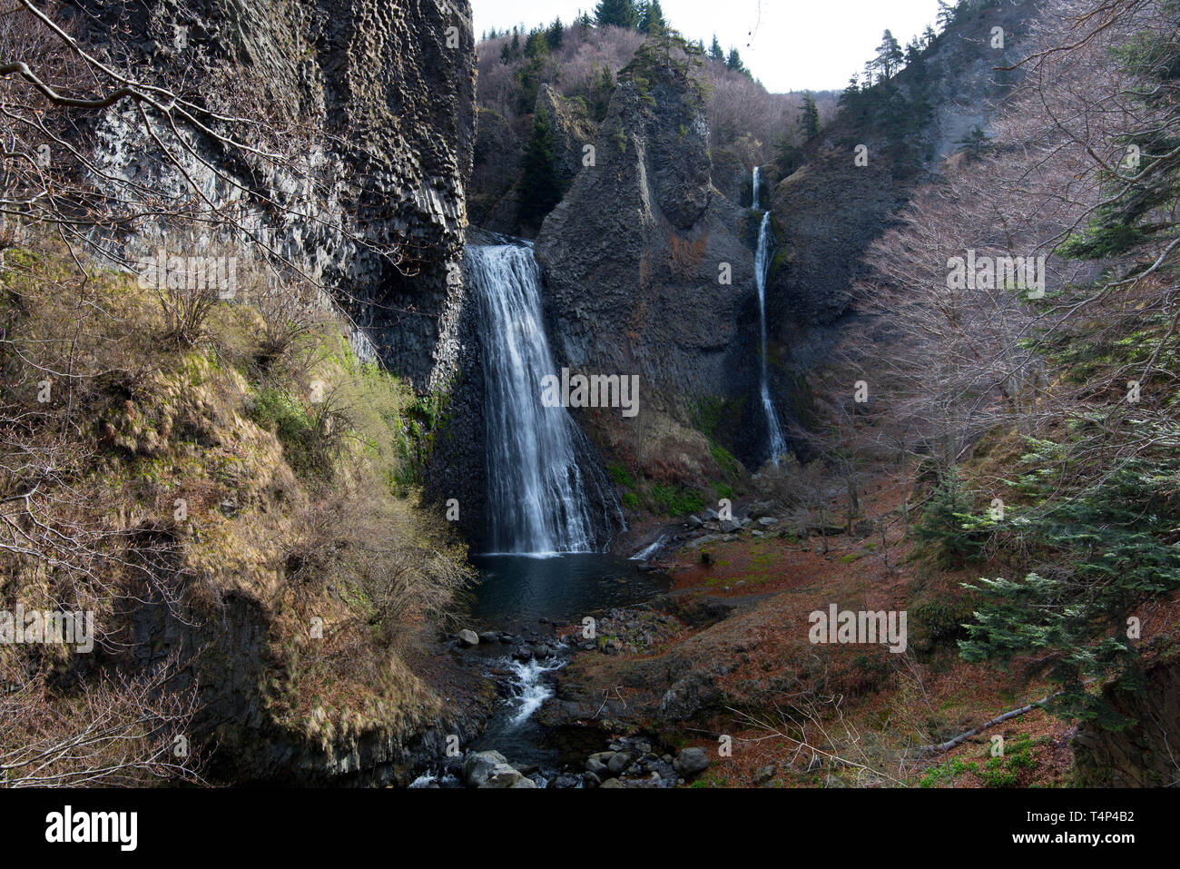 Die Wasserfälle "Cascade de Ray Pic' in der Region Ardèche in Frankreich im frühen Frühjahr Stockfoto