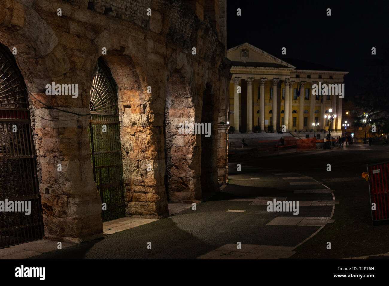 Verona, Italien - März 2019. Arena di Verona eine antike römische Amphitheater in Verona, Italien, benannt als UNESCO-Weltkulturerbe und beliebten touristischen p Stockfoto