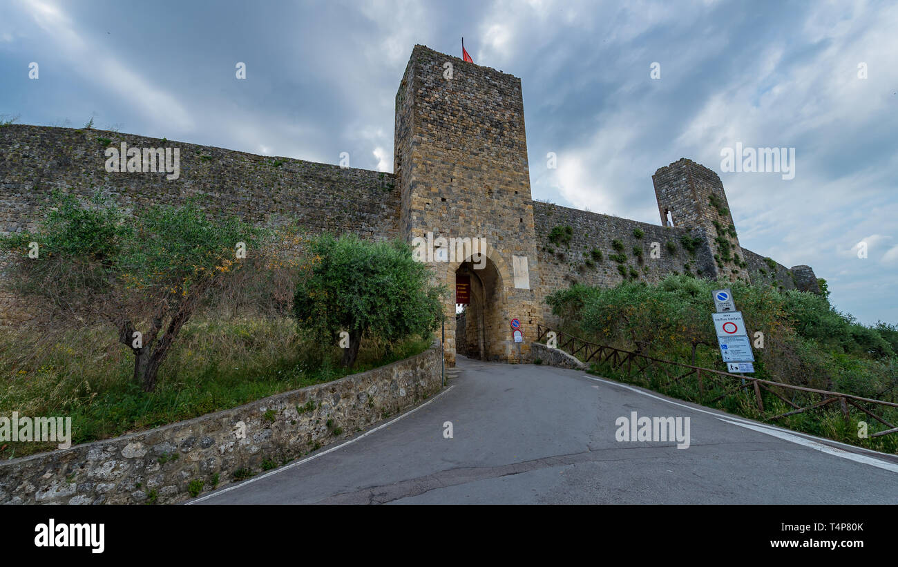 Blick auf Castello di Monteriggioni in der Toskana, Italien Stockfoto