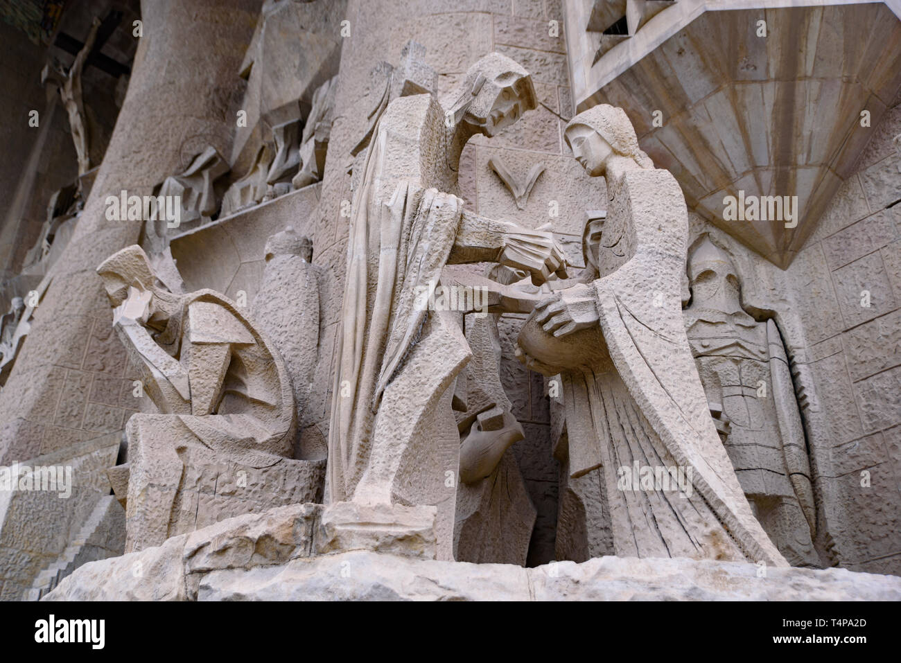 Die Skulpturen auf der Leidenschaft Fassade der Sagrada Familia in Barcelona, Spanien Stockfoto