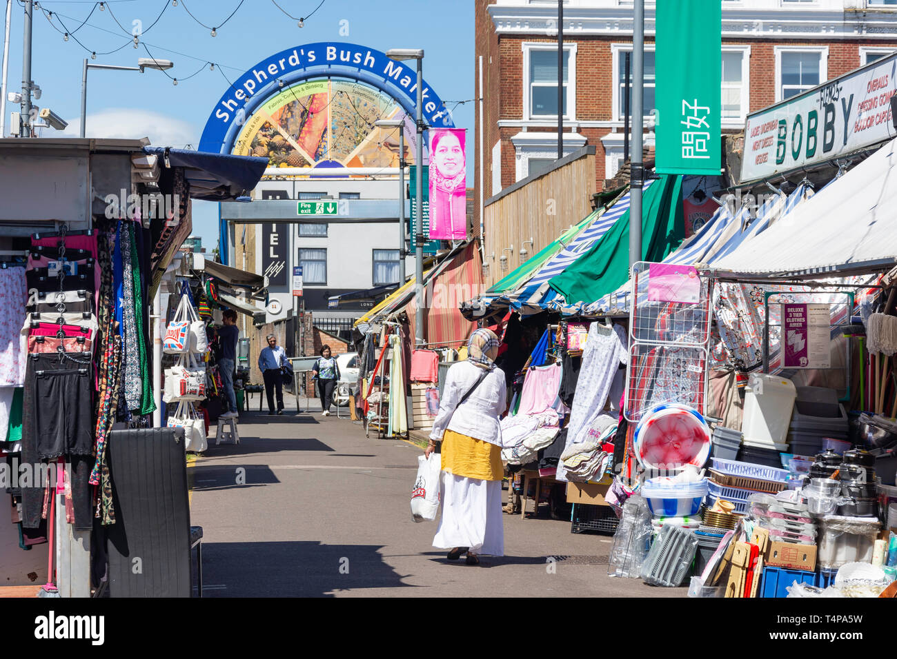 Shepherd's Bush, Uxbridge Road, Shepherd's Bush, Londoner Stadtteil Hammersmith und Fulham, Greater London, England, Vereinigtes Königreich Stockfoto