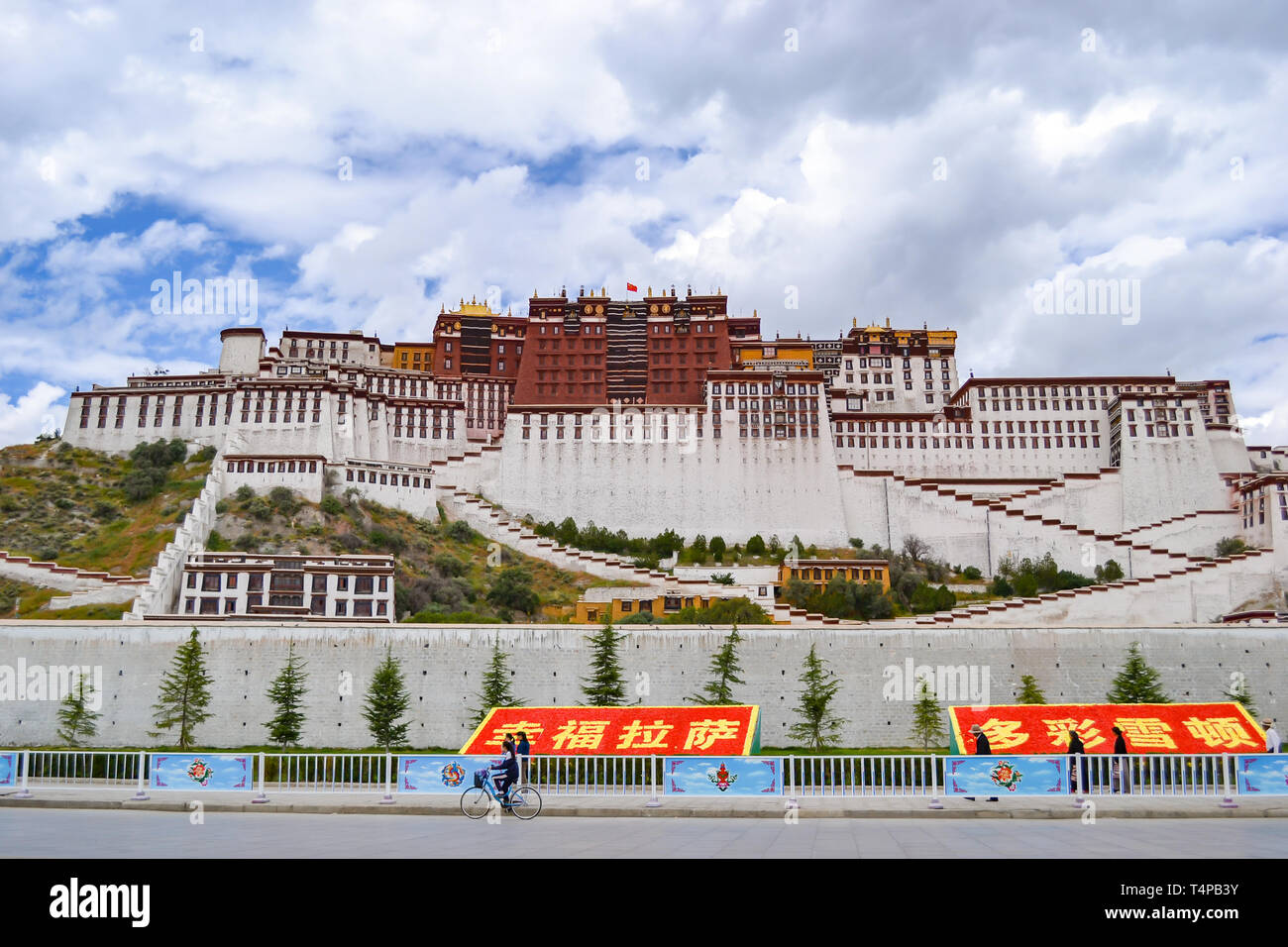 Potala-palast, der ursprünglichen Residenz des Dalai Lama und der wichtigsten Architektur des tibetischen Buddhismus in Lhasa, Tibet, China Stockfoto