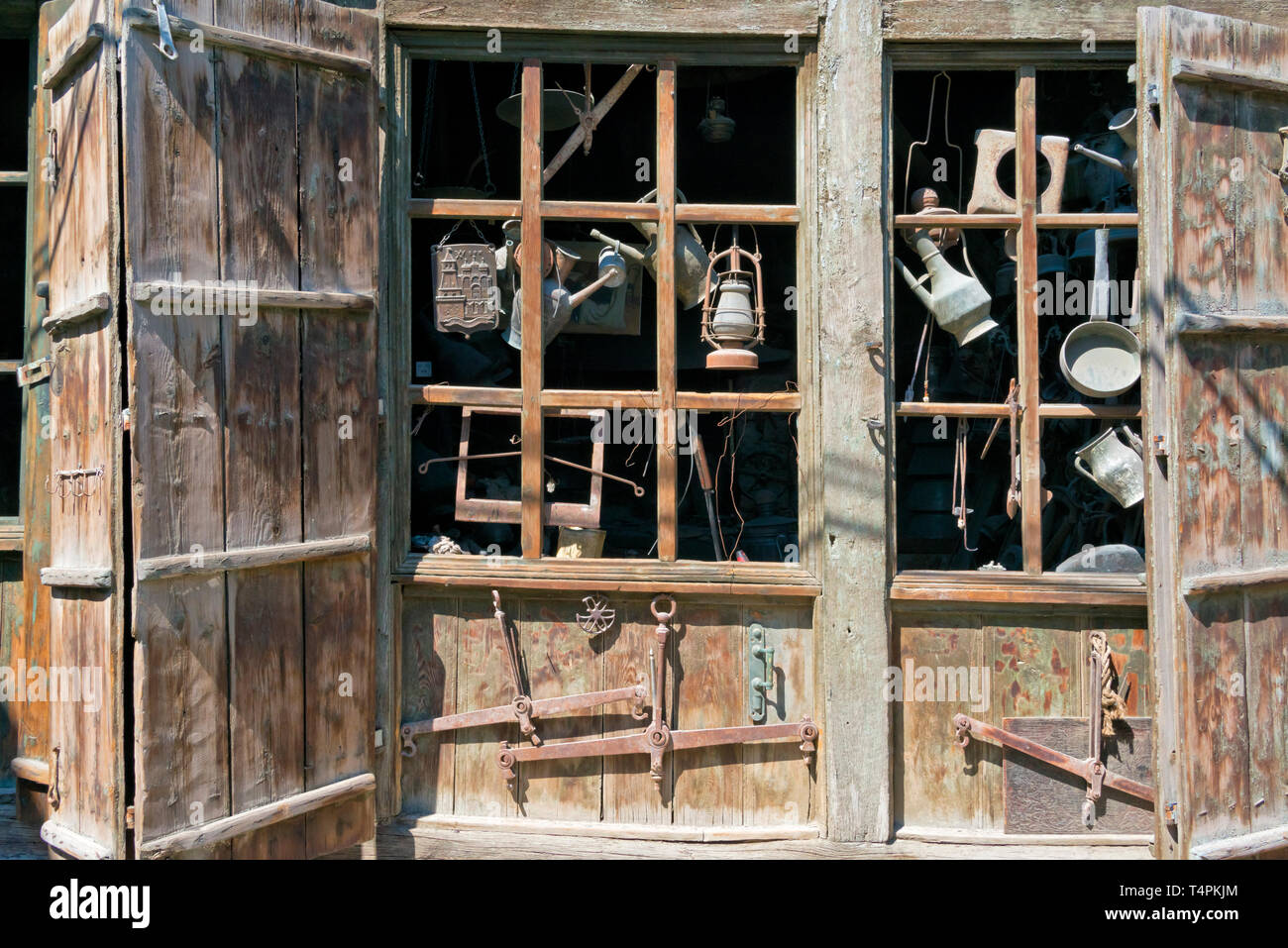 Shop Verkauf von Hardware, Lahij Dorf am südlichen Hang des Großen Kaukasus, Ismailli region, Aserbaidschan Stockfoto