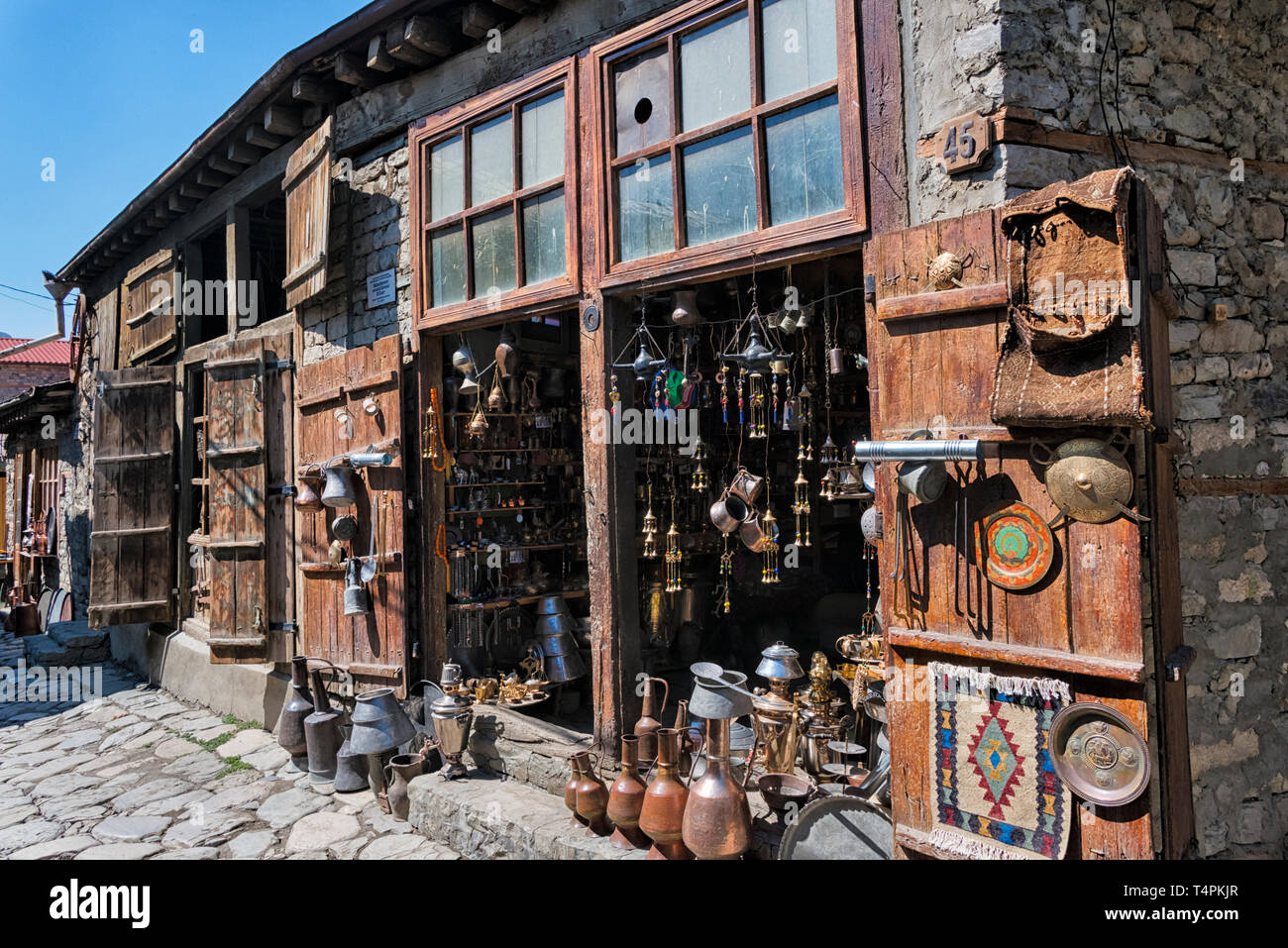 Shop Verkauf von Hardware, Lahij Dorf am südlichen Hang des Großen Kaukasus, Ismailli region, Aserbaidschan Stockfoto