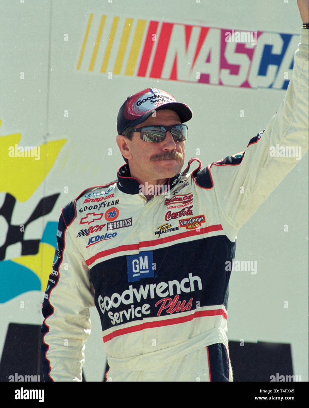 Dale Earnhardt während Treiber Einführungen rund um 2000. Stockfoto