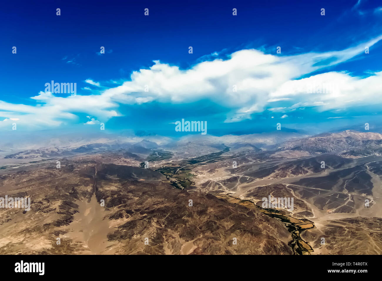 Luftaufnahme der bergigen Gelände von Nazca Wüste Stockfoto