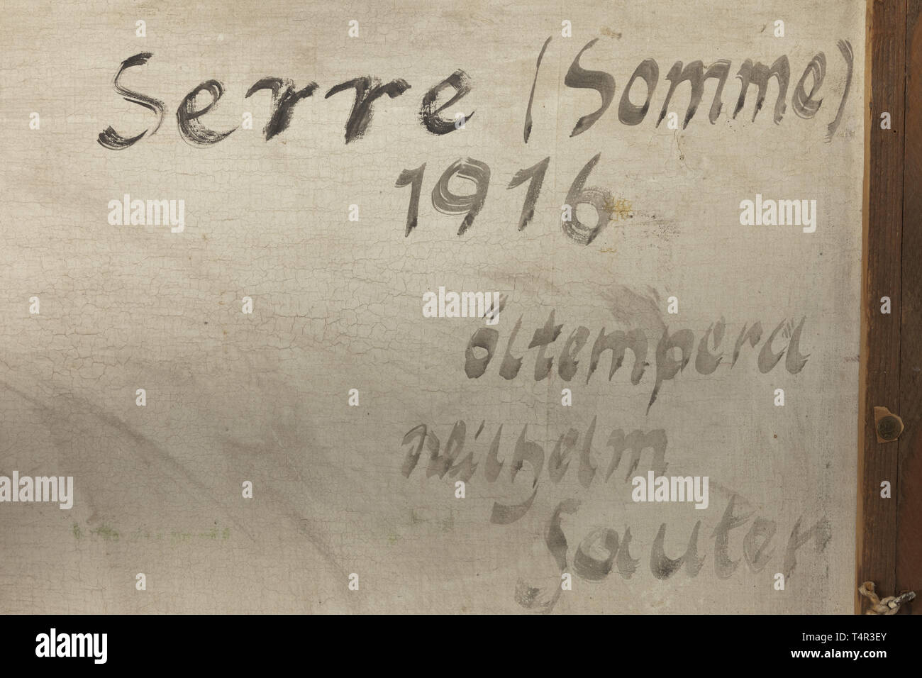 Wilhelm Sauter (1896-1948) - Der erre (Somme) 1916 "Öl Tempera auf Holz, signiert unten rechts auf das "W. Sauter' (ca. 1942), alte Inschrift mit Titel der Malerei und der Name des Künstlers an der Rückseite. Eine zerstörte Landschaft an der westlichen Front nach der Schlacht an der Somme 1916, einen Pool von Wasser und Stacheldraht vor einem befestigten Lager und zerstört zivile Gebäude. In der ursprünglichen, versilbert und glasiert lackiert Rahmen (leicht erhöht). Zeichen des Alters. Maße ca. 64 x 105 cm, mit Rahmen ca. 73 x 114,5 cm. Mit original La, Artist's Copyright hat nicht nur gelöscht werden | Editorial-Use - Stockfoto