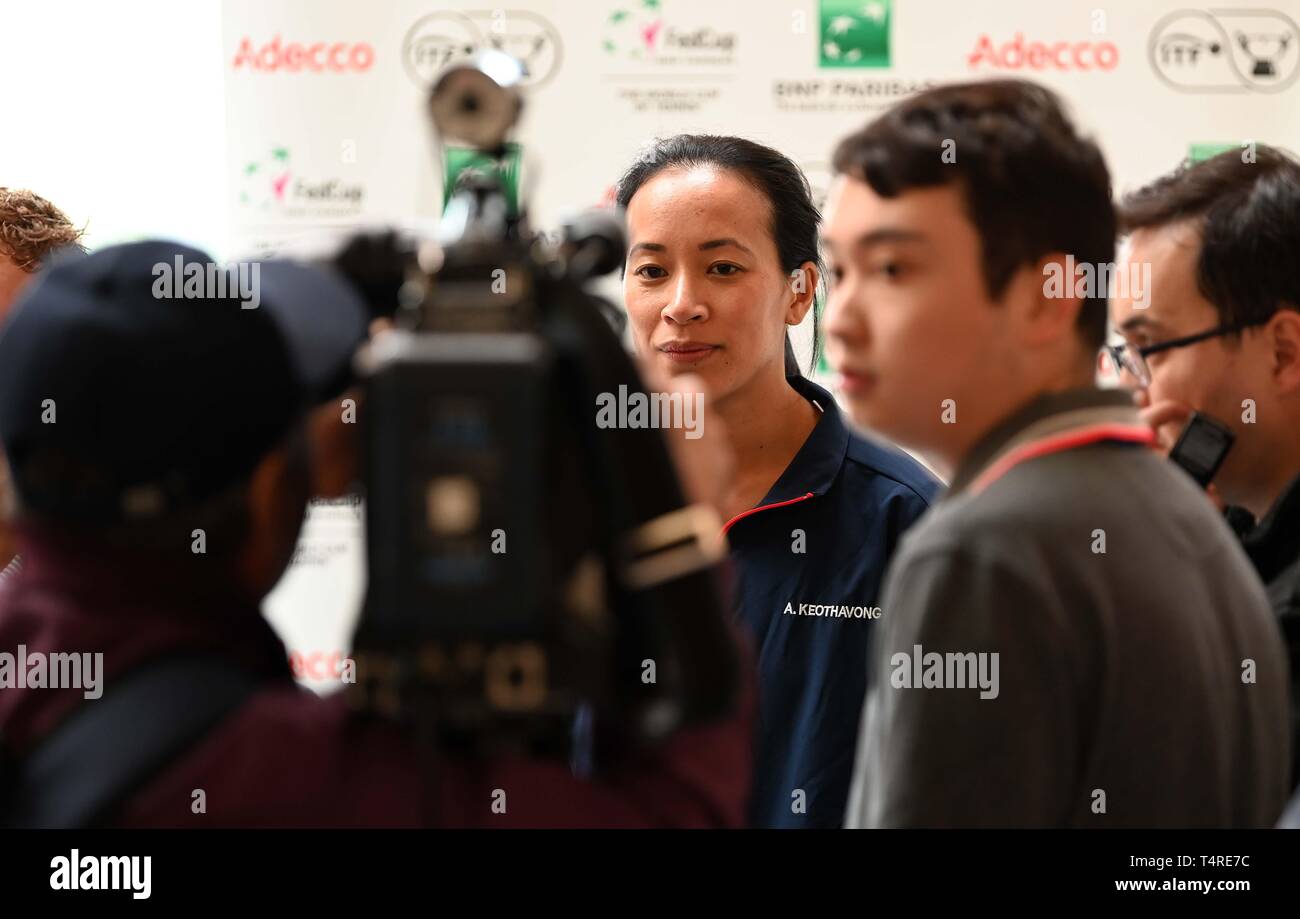 Stratford, London, UK. 18. Apr 2019. Anne Keithavong (Kapitän der Großbritannien-Team). Großbritannien Kapitäne Pressekonferenz vor der Welt gruppe II Play off in der BNP Paribas Fed Cup. Lee Valley Hockey und Tennis Center. Queen Elizabeth Olympic Park. Stratford. London. UK. 18.04.2019. Credit: Sport in Bildern/Alamy leben Nachrichten Stockfoto
