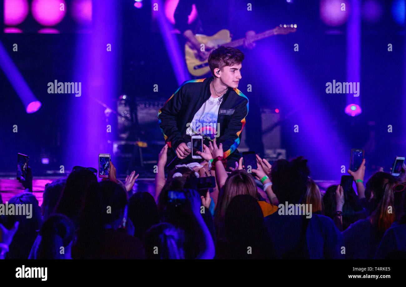 Tacoma, Washington, USA. 18 Apr, 2019. Sänger Johnny Orlando führt während wir Tag: Washington Tacoma Dome am 18. April 2019 in Tacoma, Washington. Foto: Xander Deccio/ImageSPACE/MediaPunch Credit: MediaPunch Inc/Alamy leben Nachrichten Stockfoto