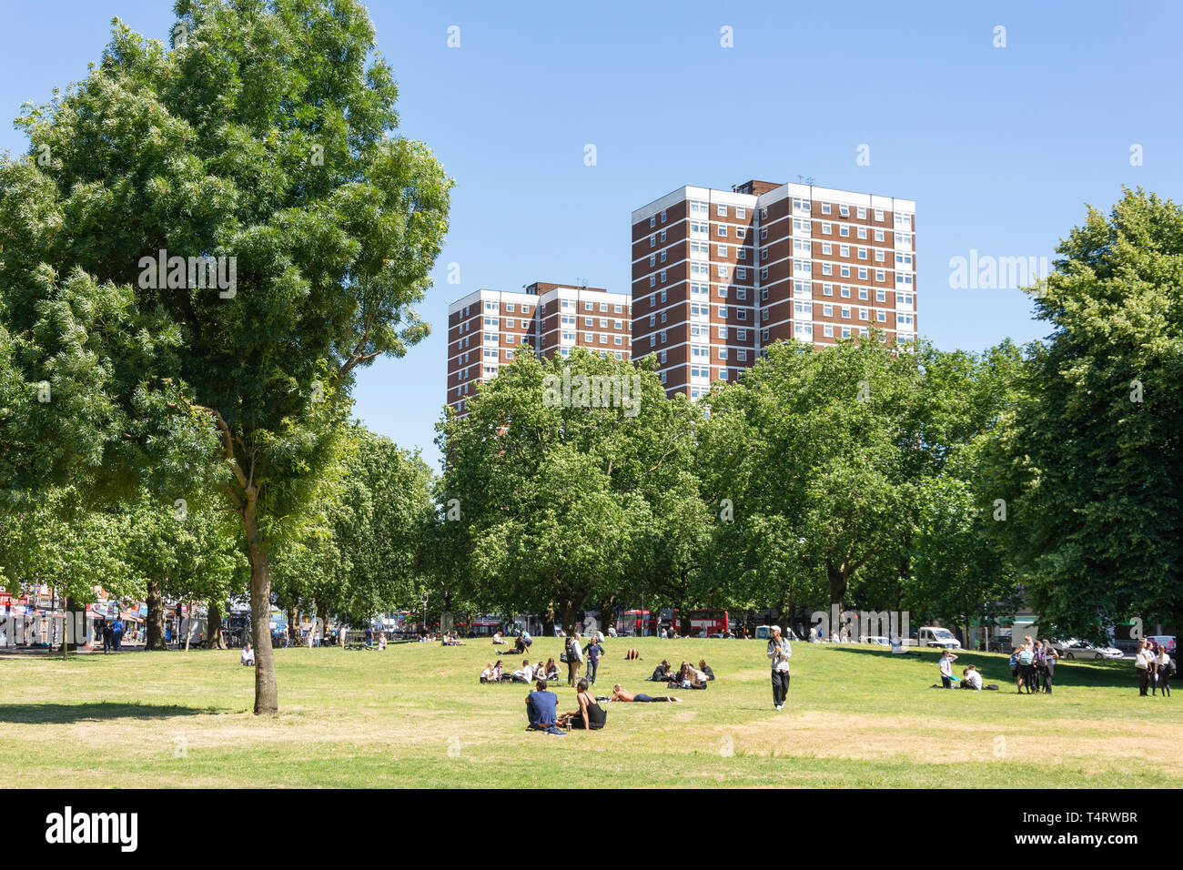 Shepherd's Bush Green Übersicht tower Blocks, Shepherd's Bush, Londoner Stadtteil Hammersmith und Fulham, Greater London, England, Vereinigtes Königreich Stockfoto