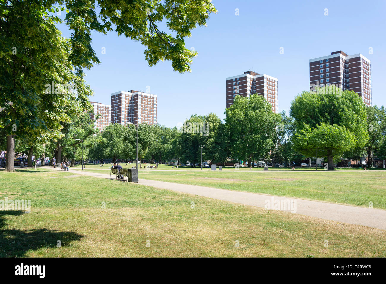 Shepherd's Bush Green Übersicht tower Blocks, Shepherd's Bush, Londoner Stadtteil Hammersmith und Fulham, Greater London, England, Vereinigtes Königreich Stockfoto