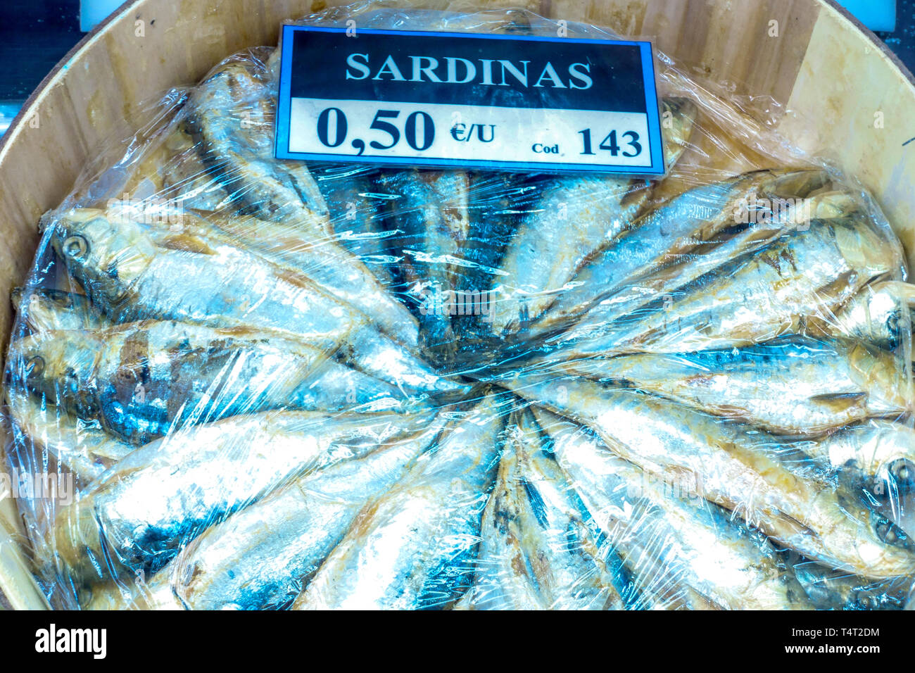 Sardinen auf dem spanischen Fischmarkt, Meeresfrüchte-Markt, Preis Euro Spanien Stockfoto