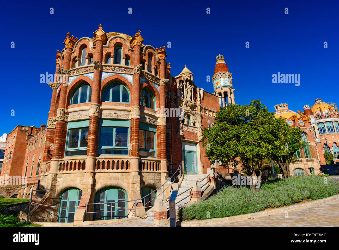 Hospital zum Heiligen Kreuz und Saint Paul (Hospital de la Santa Creu i Sant Pau) von Domènech, einem UNESCO-Weltkulturerbe, in Barcelona, Spanien Stockfoto