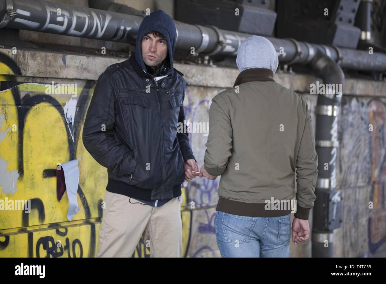 Jugendliche mit Drogen, symbolische Bild Stockfoto