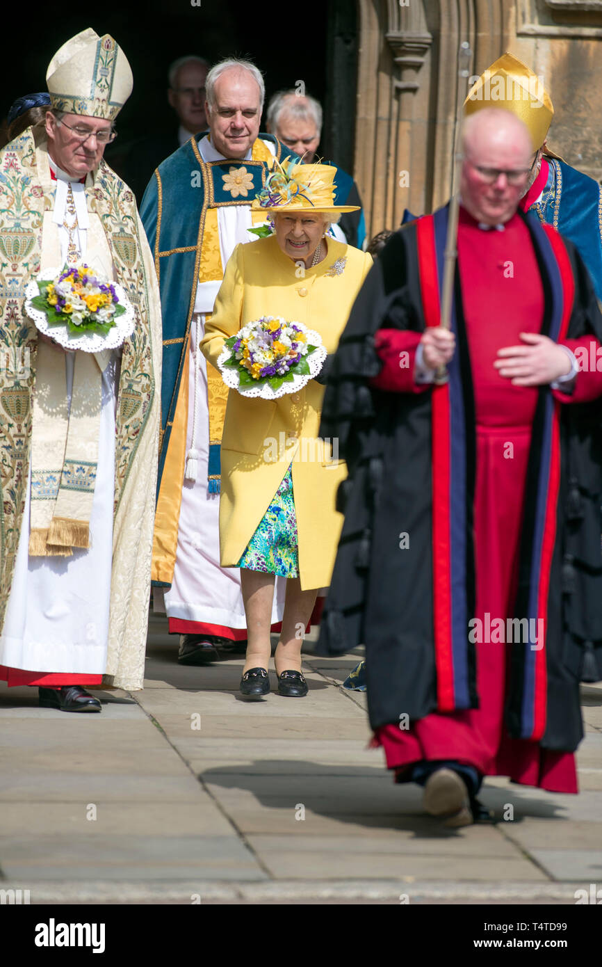 Königin Elizabeth II., St George's Chapel in Windsor nach der jährlichen Royal Maundy Service. Stockfoto