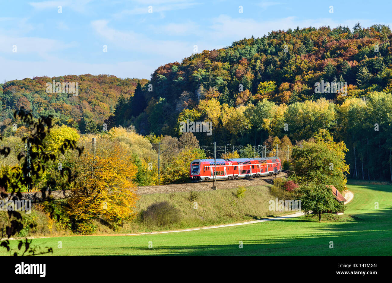 Regional Express, die Kurve im Altmühltal Stockfoto