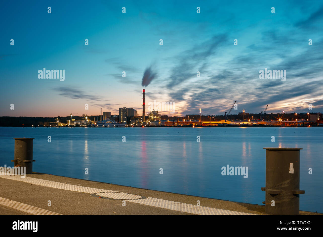 Sonnenaufgang Kraftwerk Kiel/Sunrise power station Kiel Stockfoto