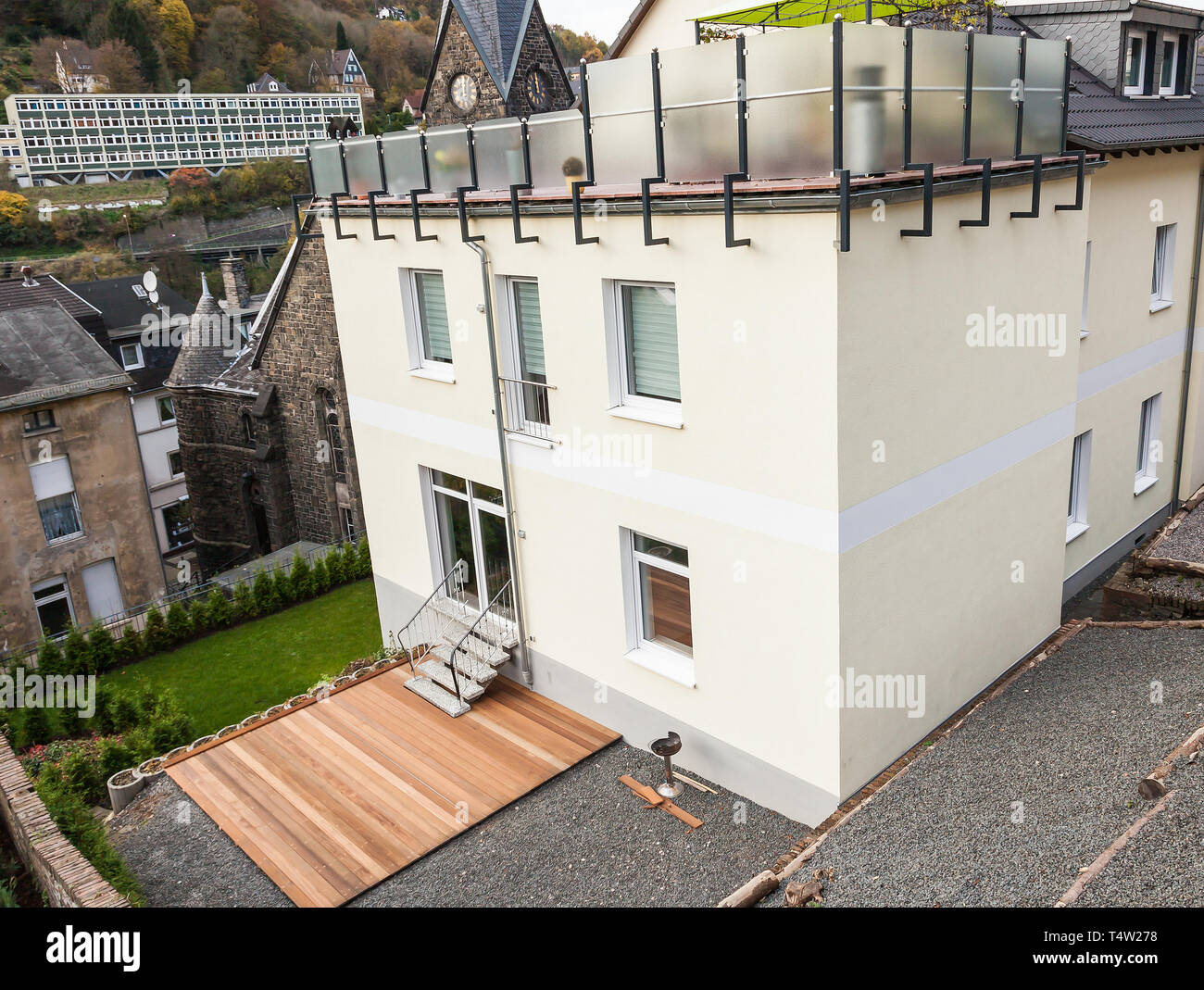 Neue Holzterrasse gebaut Stockfoto