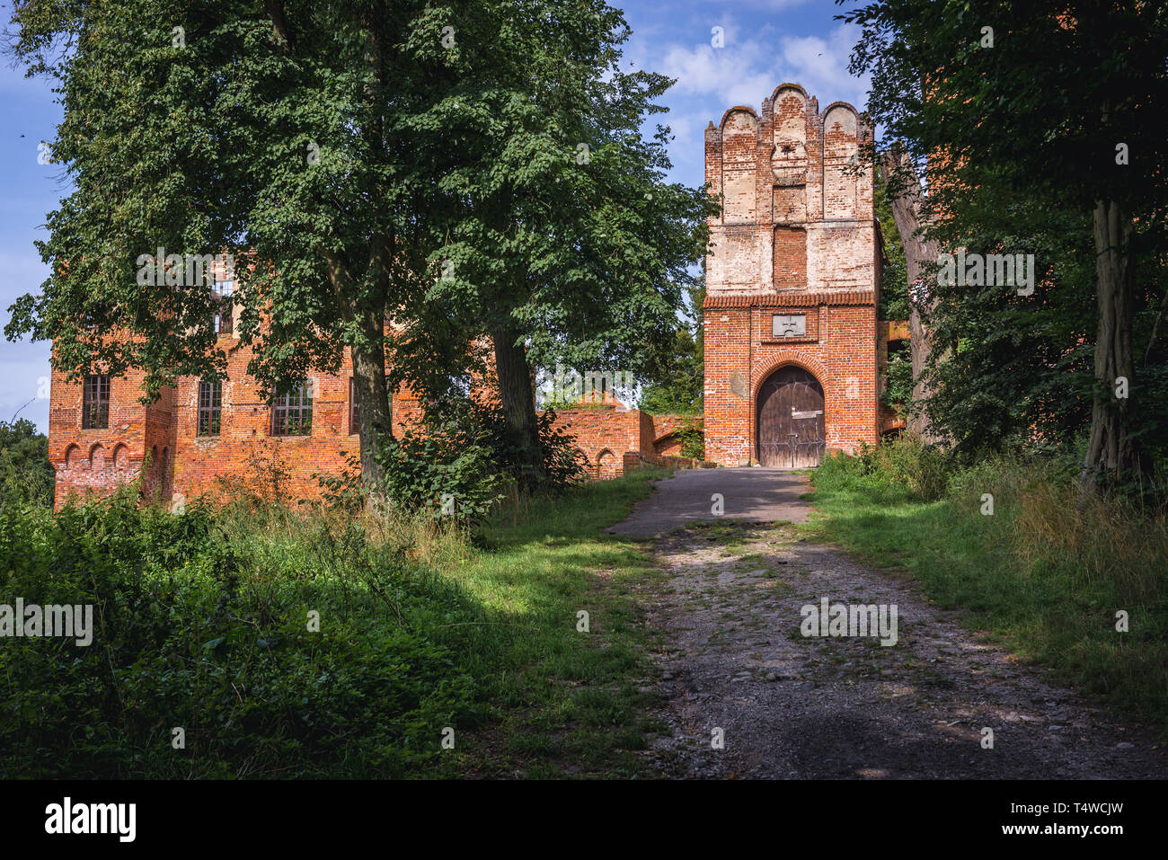 Gate Tower der Ritter Teutonic Burgruinen in Szymbark Dorf in der Woiwodschaft Ermland Masuren Polen Stockfoto