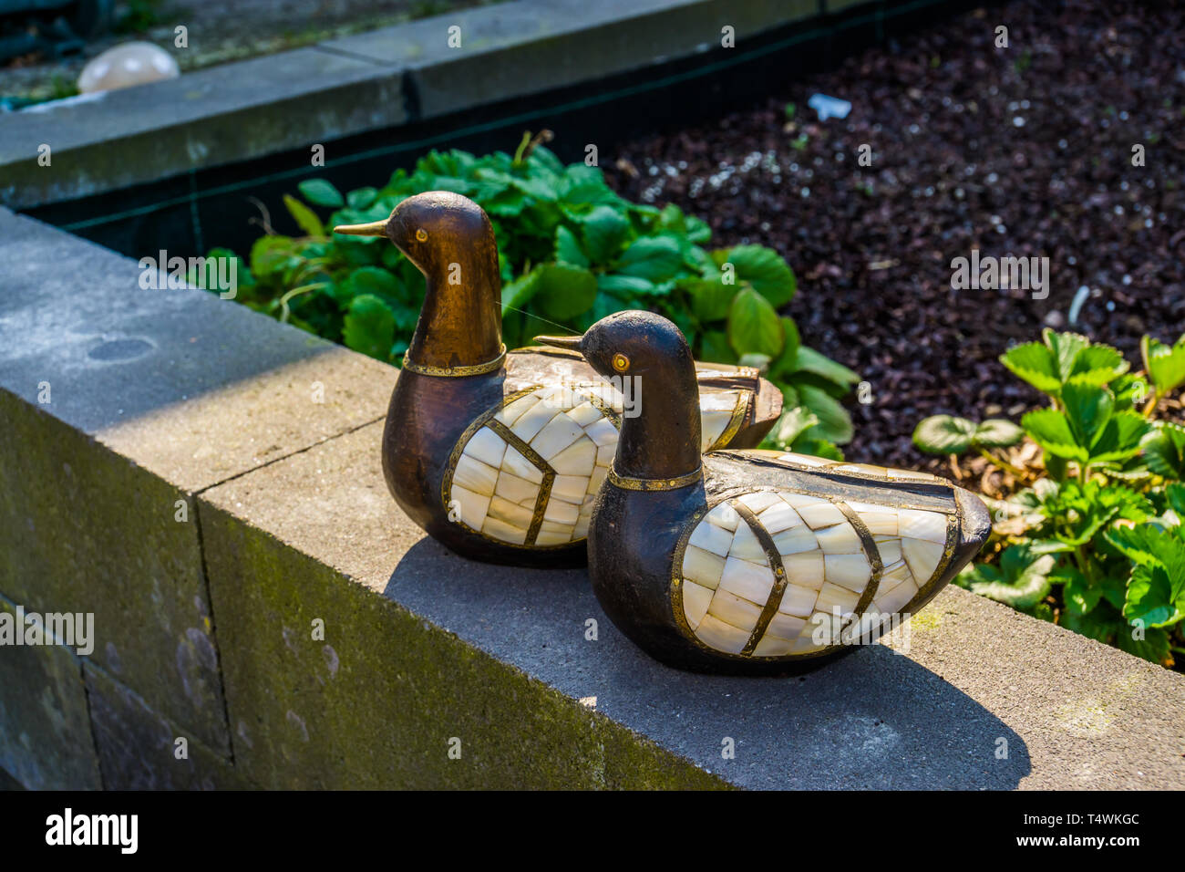 Eingelegte holzstatue Fotos und Bildmaterial in hoher Auflösung Alamy