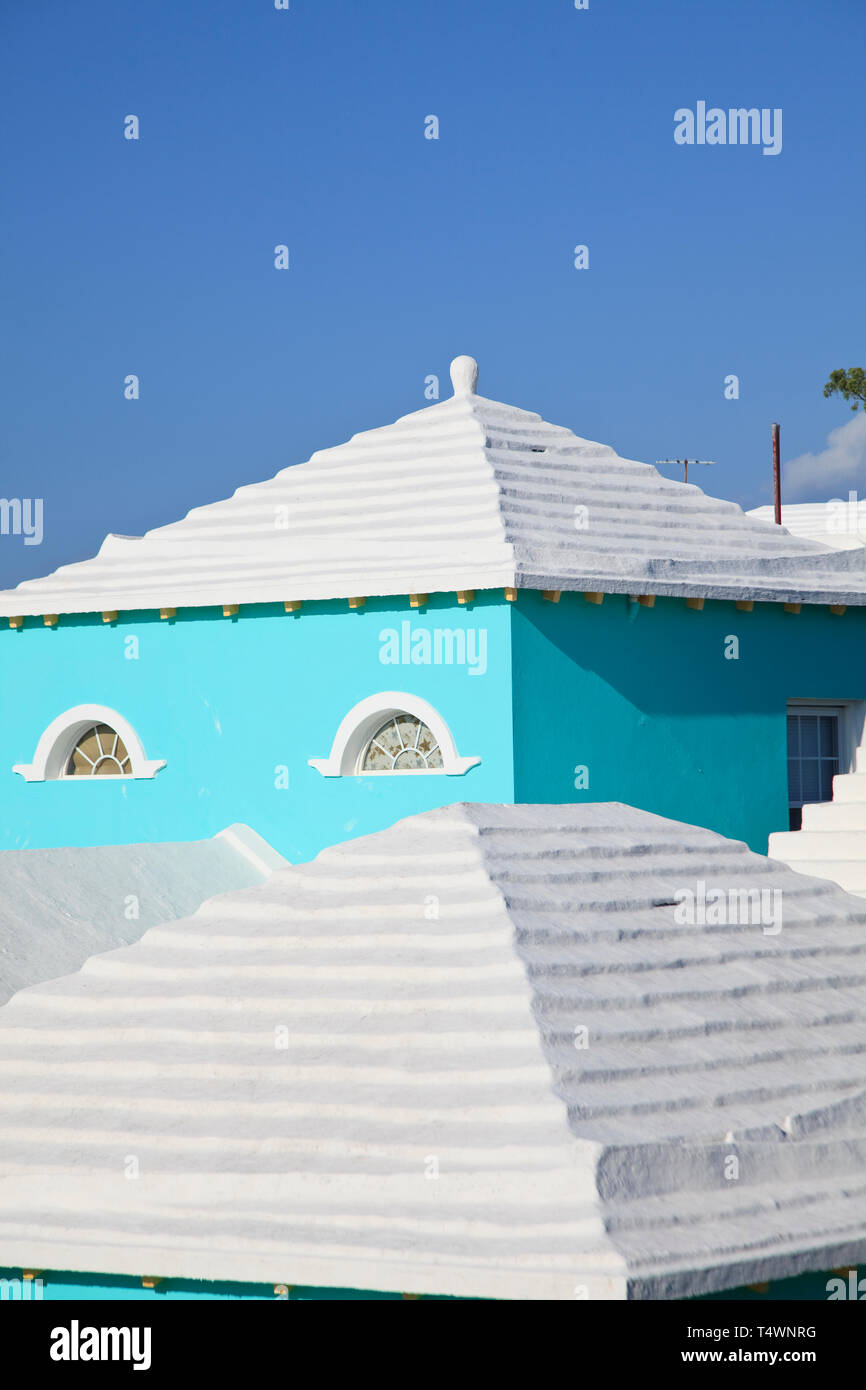 Bermuda, traditionellen weißen Stein Dächer auf bunten Bermuda Häuser Stockfoto