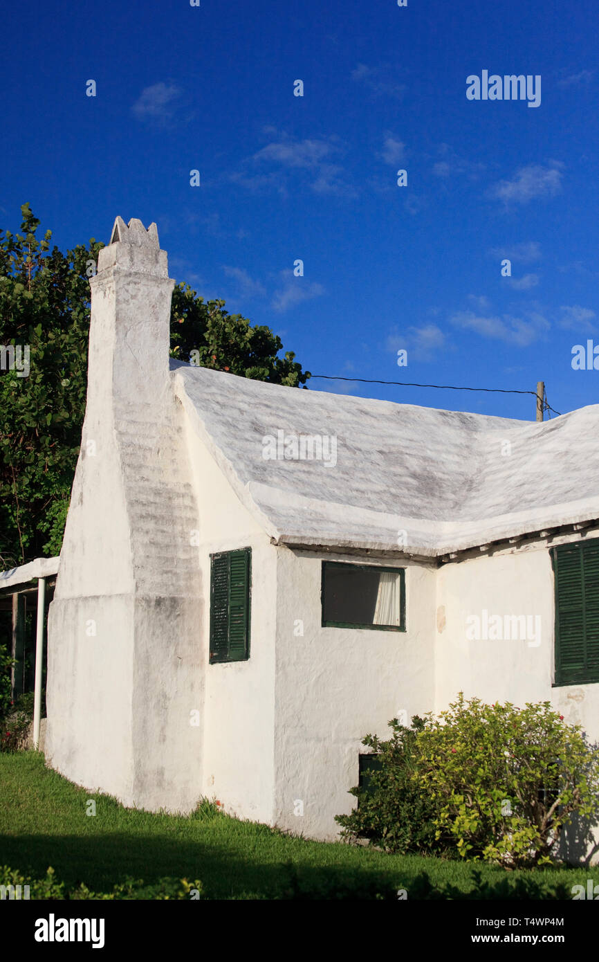 Bermuda, traditionellen weißen Stein Dächer auf bunten Bermuda Häuser Stockfoto