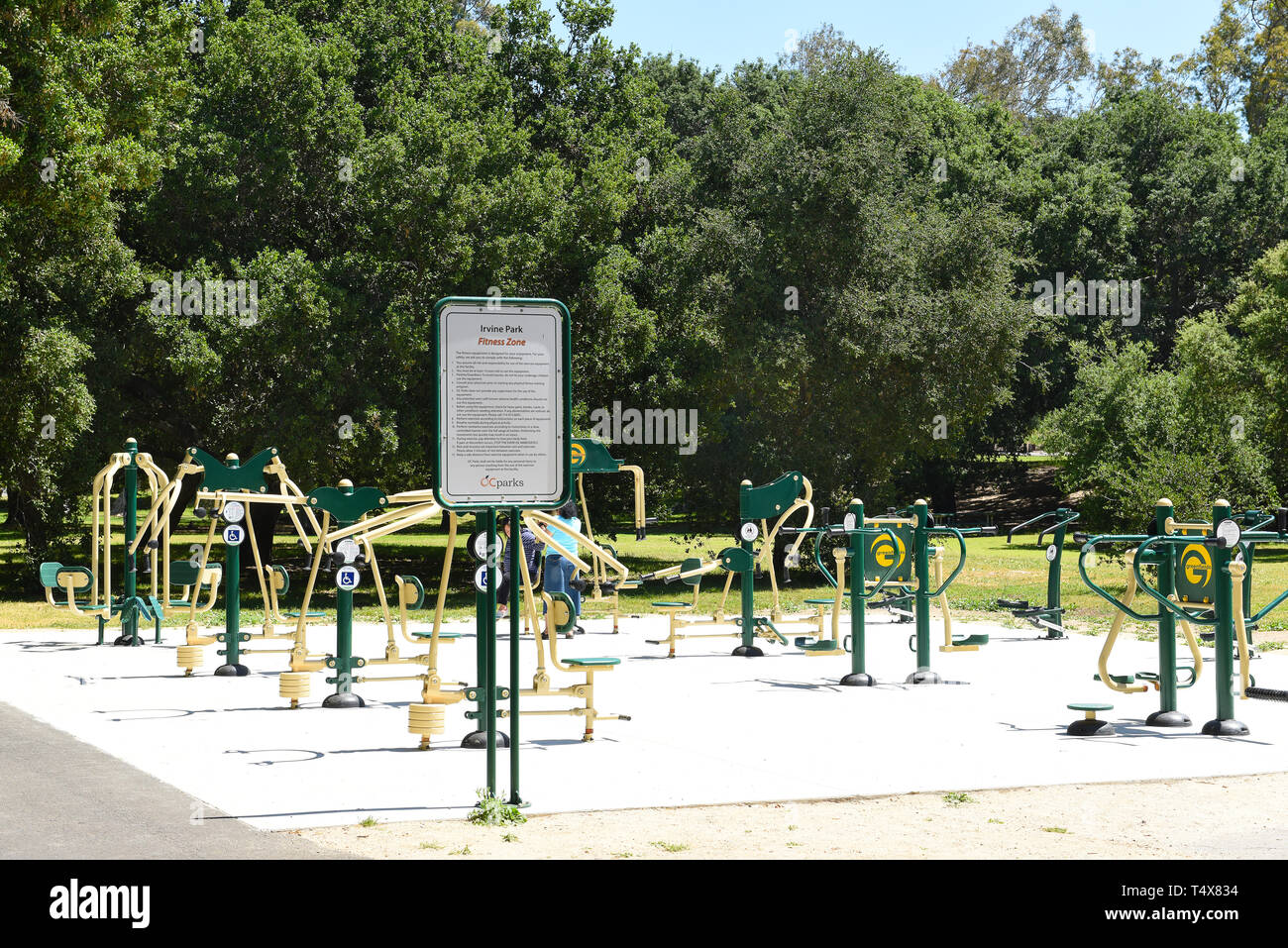 ORANGE, Kalifornien - 18. APRIL 2019: Fitnessbereich in Irvine Regional Park in Orange County, Kalifornien. Stockfoto