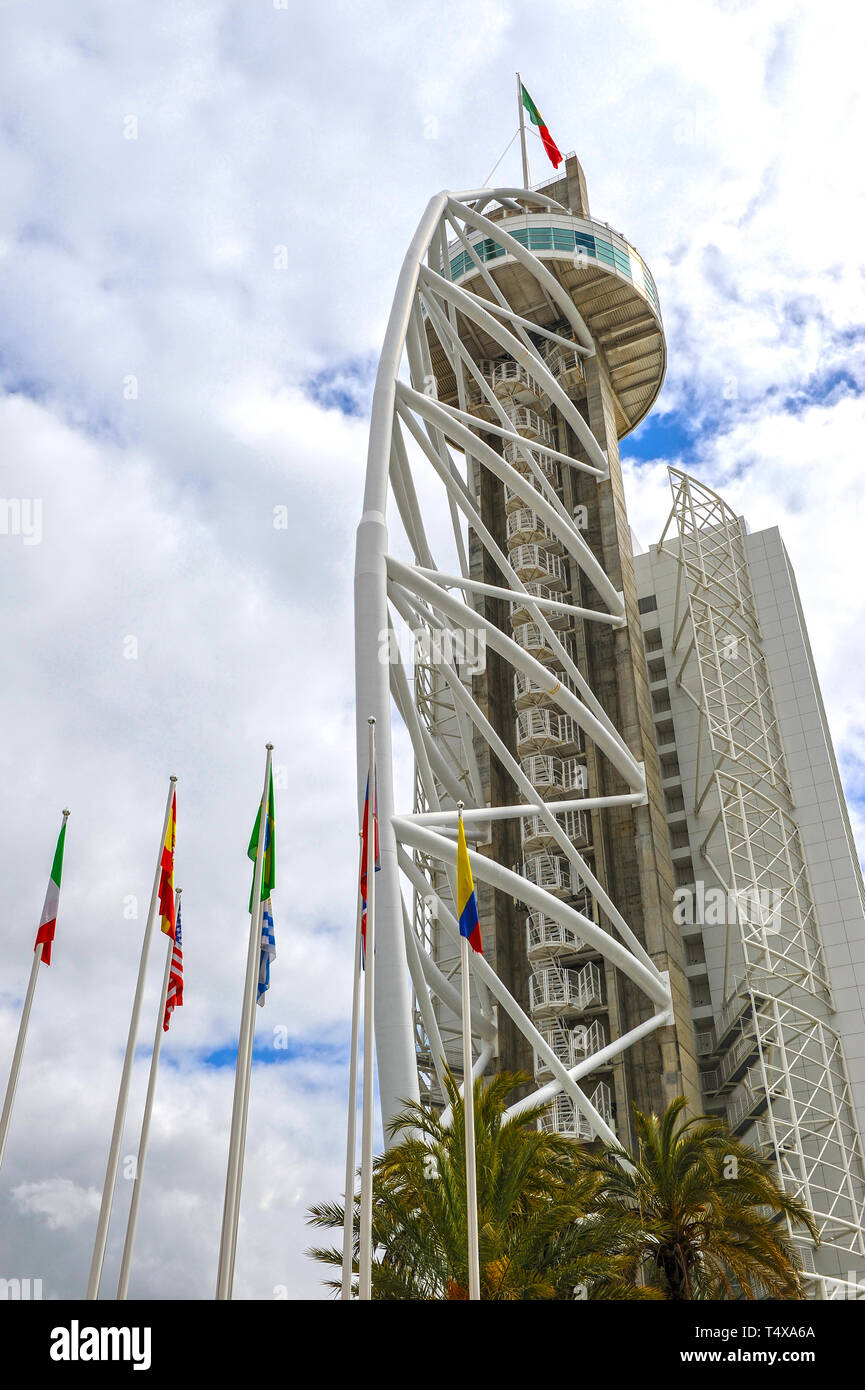 Vasco da Gama Turm an der Stadtpromenade in Lisboa Stockfoto