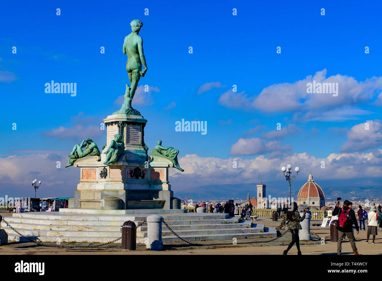 (Piazzale Michelangelo Michelangelo Platz) mit Bronze Statue des David, der Platz mit Panoramablick auf Florenz, Italien Stockfoto