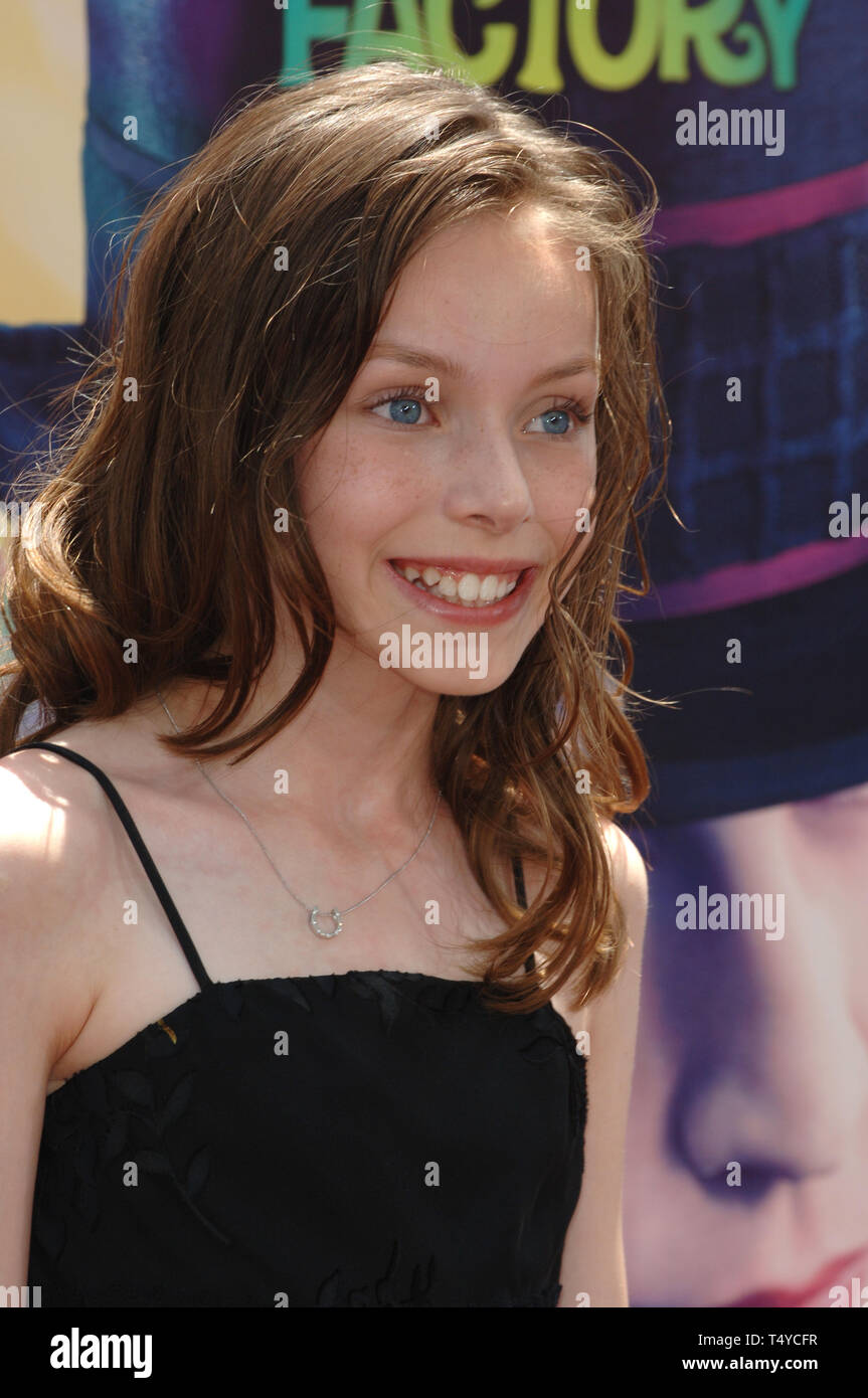 Charlie Und Die Schokoladenfabrik Julia Winter Als Rammstein Fotos Verwendet Ausschliesslich Fur Werbung Promotion Werbung Oder Bewertungen Dieses Spezifischen Motion Picture Und Bleiben Eigentum Des Studio Zu Sein Nicht Fur Den Verkauf