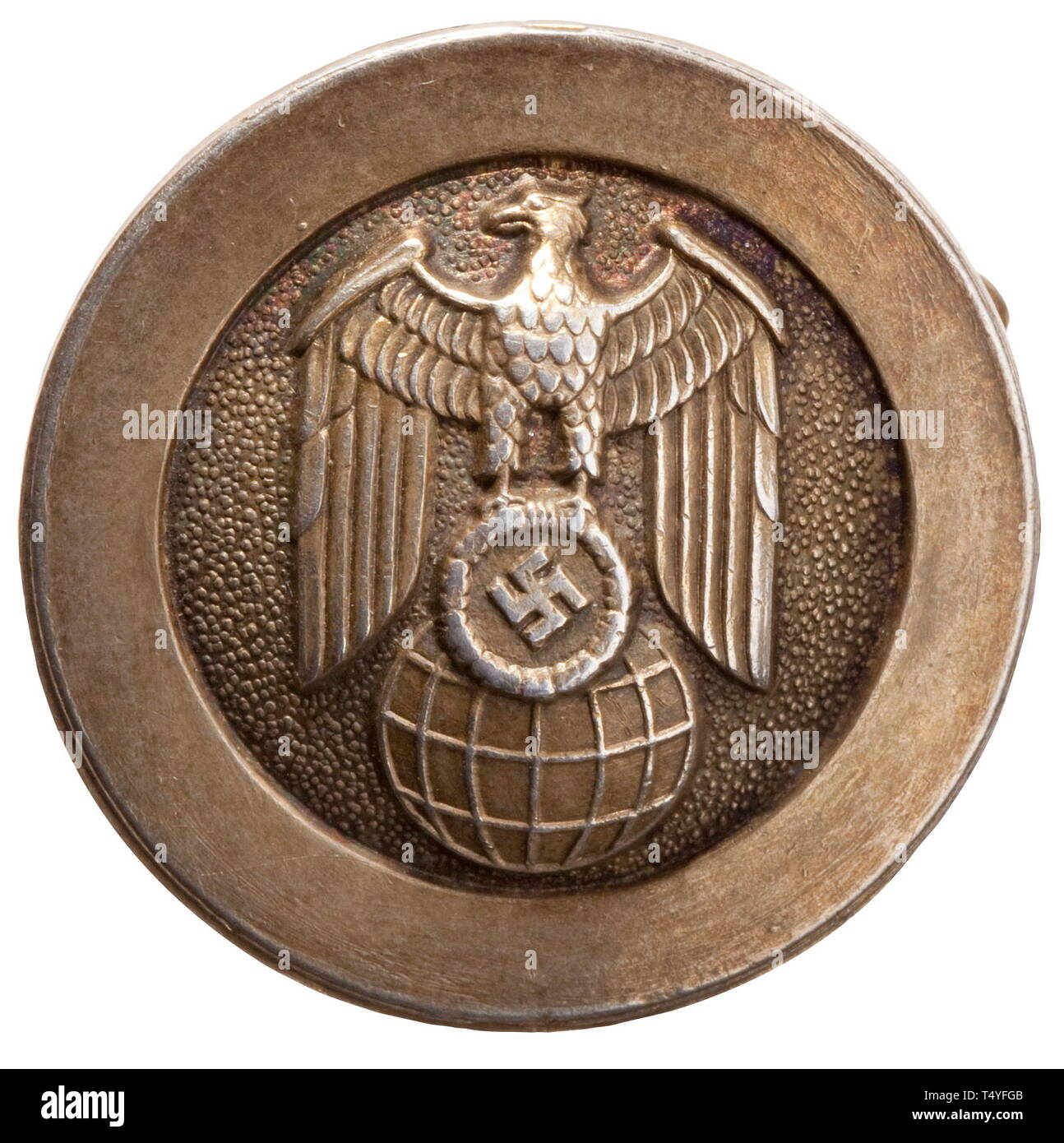 Andor Hencke (1895 - 1984) - Abzeichen Nr. 1711 vom Auswärtigen Amt. Versilbert Buntmetall, obverse Hoheitszeichen des Auswärtigen Amtes, Reverse attachment Pin und schlug die Nummer '1711'. Durchmesser 2,8 cm. Eine extrem seltene Abzeichen mit Herkunft. Vgl. auch die vorangegangenen, die Dokumente aus dem Nachlass von hencke. historischen, geschichtlichen, Diplomatie, Organisation, Organisation, Unternehmen, Organisationen, im Diplomatischen Dienst, der Außenpolitik, der Diplomatie, Objekt, Objekte, Stills, Clipping, Ausschneiden, Ausschneiden, Ausschnitten, 20. Jahrhundert, Additional-Rights - Clearance-Info - Not-Available Stockfoto