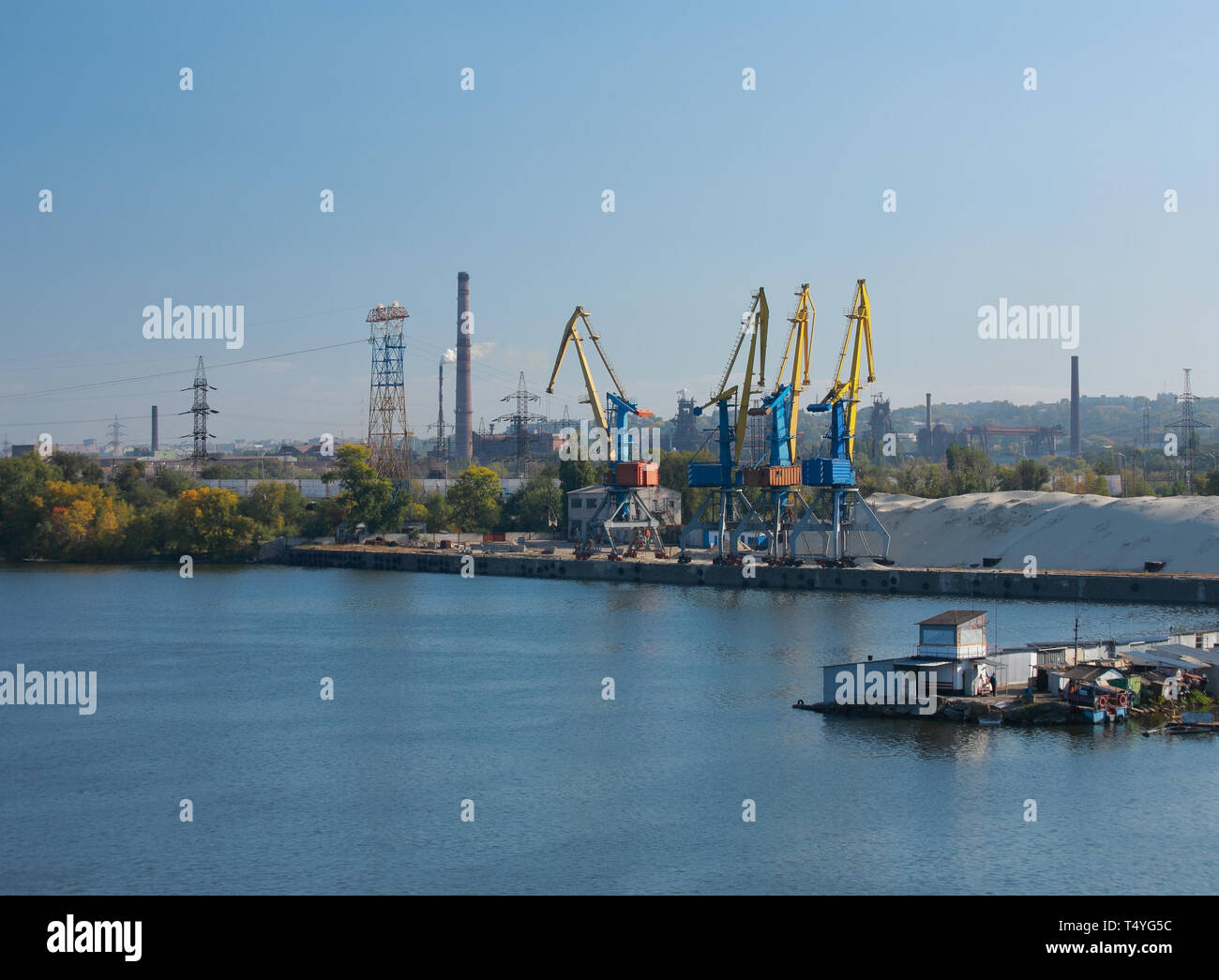 Cargo port, Cargo Cranes im industriellen Bereich Stockfoto