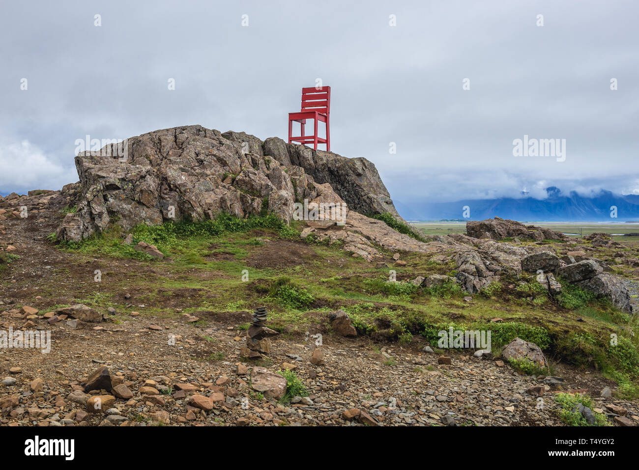 Red Chair Statue im Südosten von Island, zwischen Johannesburg und Egilsstadir Stockfoto