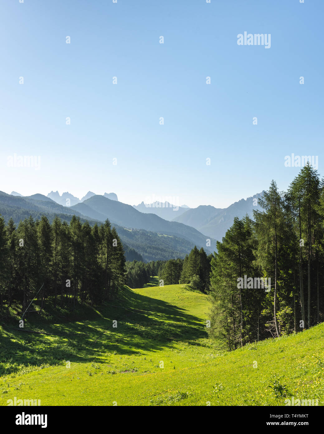 Panoramablick auf die Berge der Dolomiten Italien Stockfoto