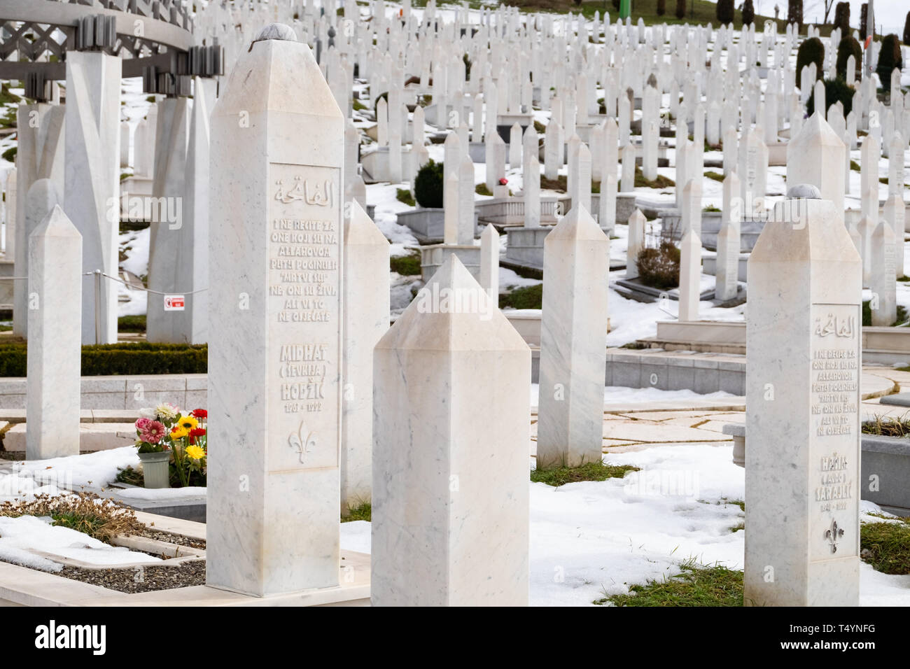 Sarajevo, Bosnien und Herzegowina - Januar 02, 2017: Muslimischer Friedhof der Opfer des Krieges vom 1992-96 Krieg in Sarajewo. Stockfoto