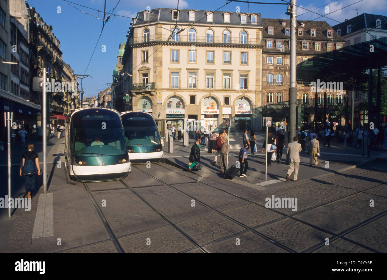 Straßburg, moderne Straßenbahn, Haltestelle Homme de Fer - Straßburg, moderne Straßenbahn, Homme de Fer Station Stockfoto