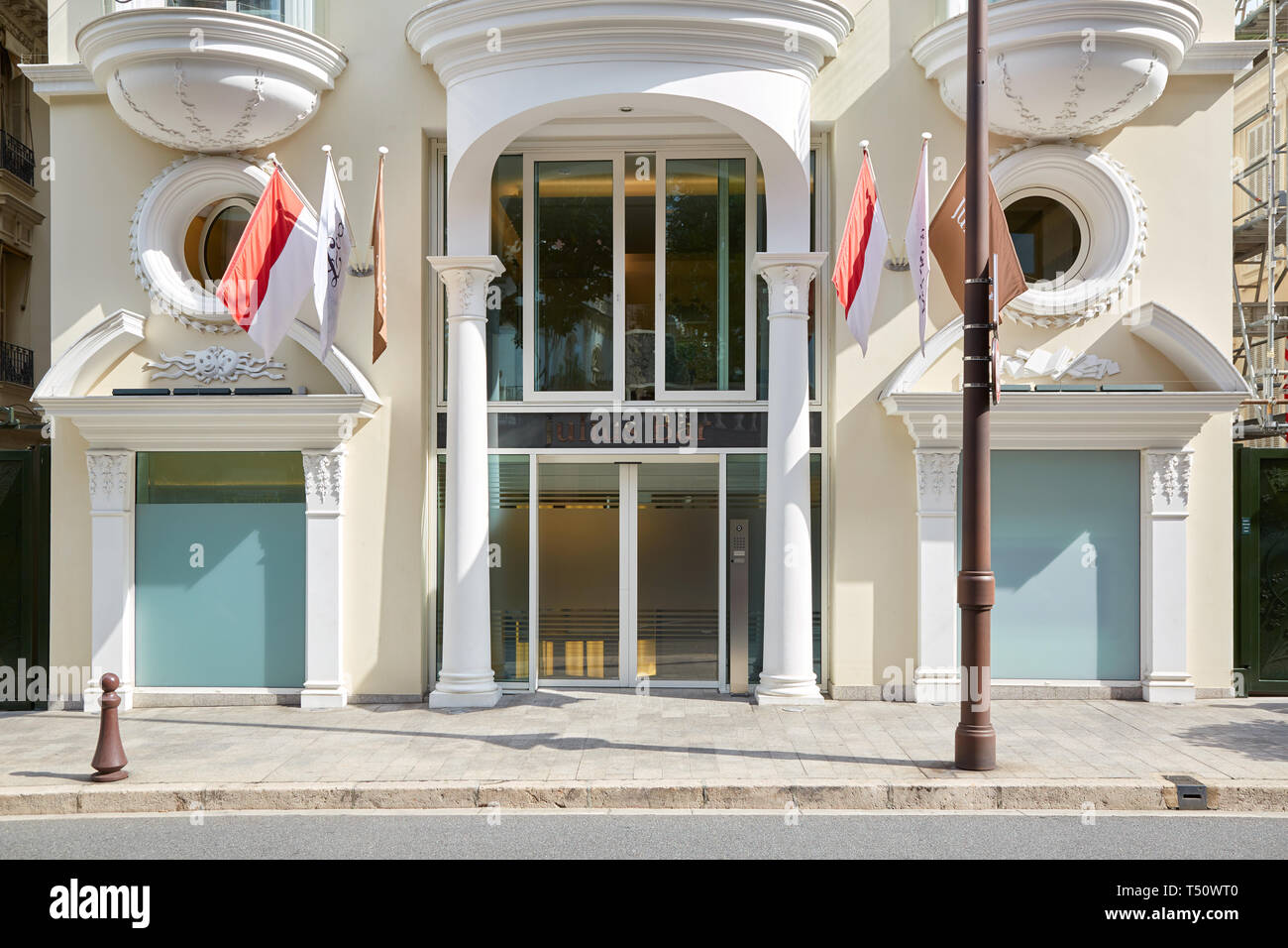 MONTE CARLO, MONACO - 19. AUGUST 2016: Julius Bär Private Bank Gebäude an einem sonnigen Sommertag in Monte Carlo, Monaco. Stockfoto