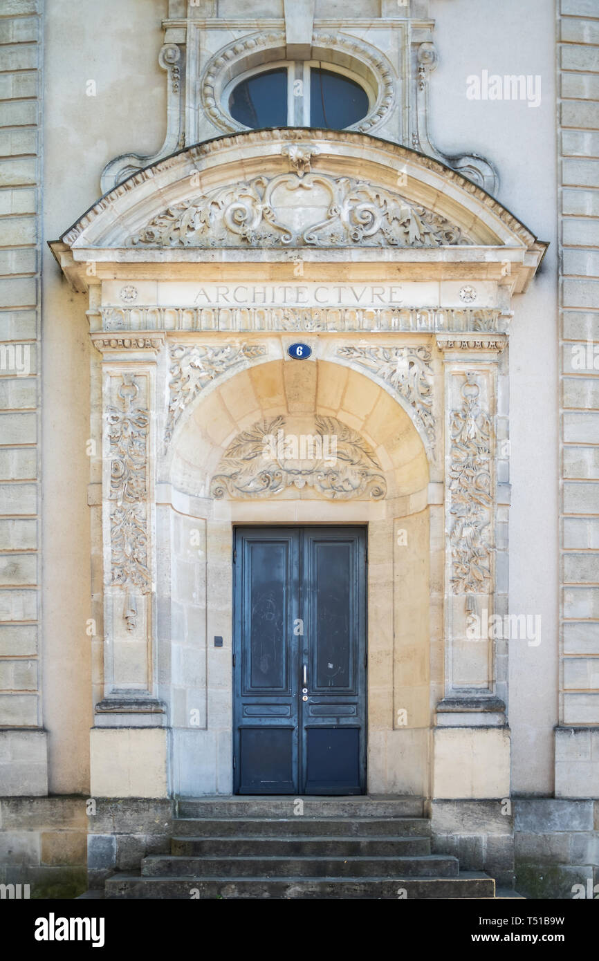 Der Eintrag der Architektur Gebäude in Bordeaux Stockfoto