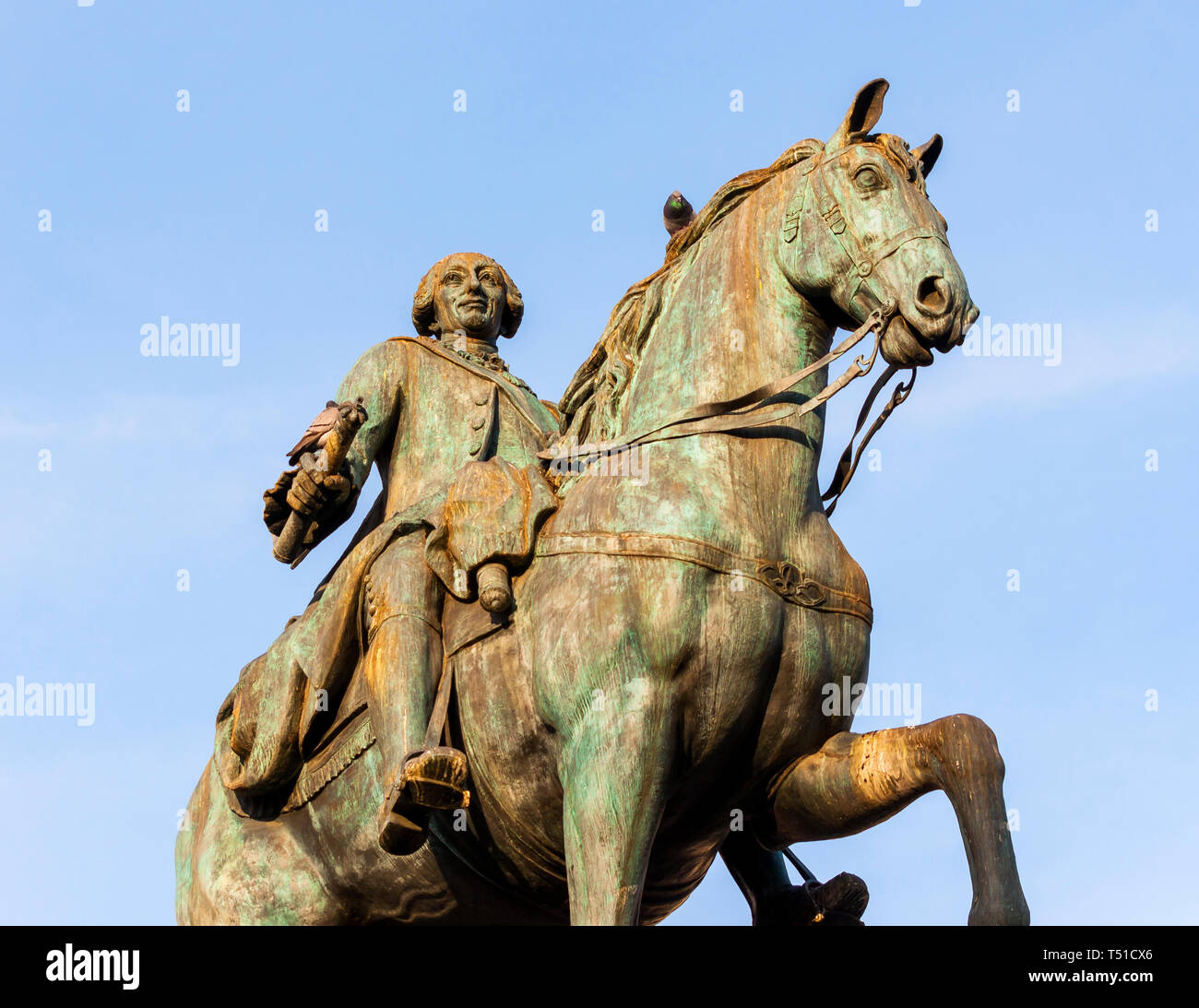 Estatua ecuestre de carlos iii -Fotos und -Bildmaterial in hoher ...