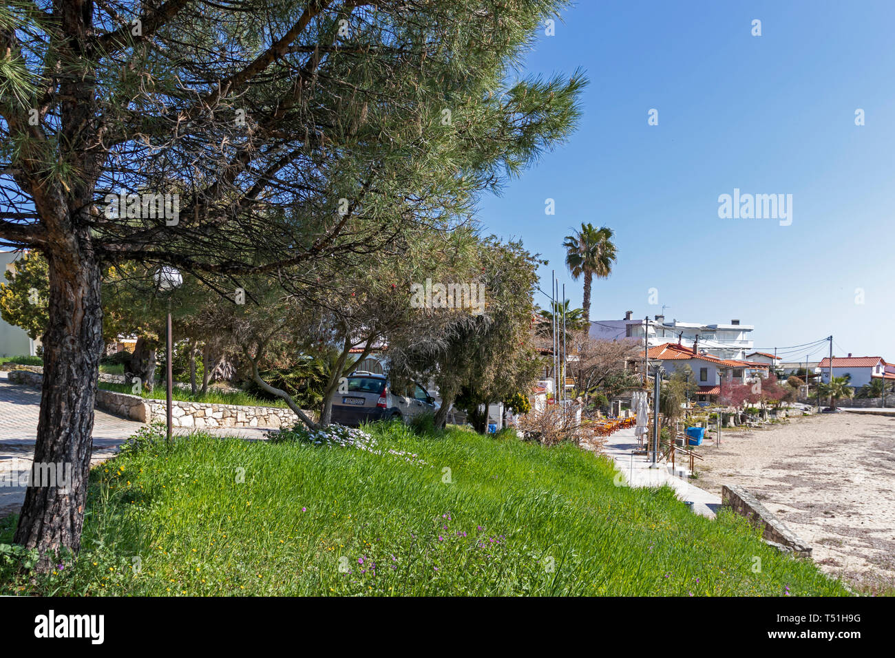 LOUTRA, Kassandra, Griechenland - 31. MÄRZ 2019: Panorama Resort von Loutra, Kassandra, Chalkidiki, Zentralmakedonien, Griechenland Stockfoto