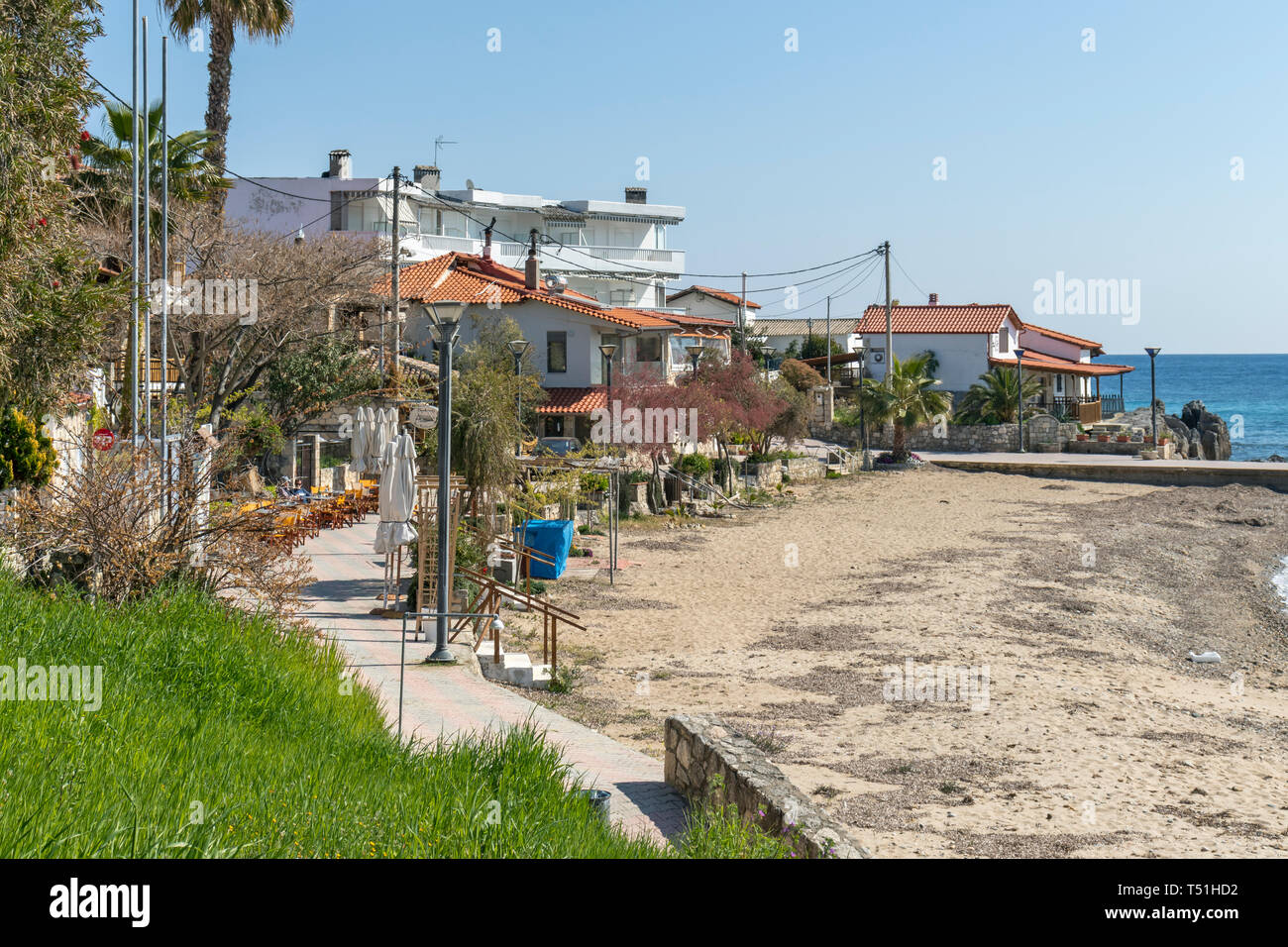 LOUTRA, Kassandra, Griechenland - 31. MÄRZ 2019: Panorama Resort von Loutra, Kassandra, Chalkidiki, Zentralmakedonien, Griechenland Stockfoto