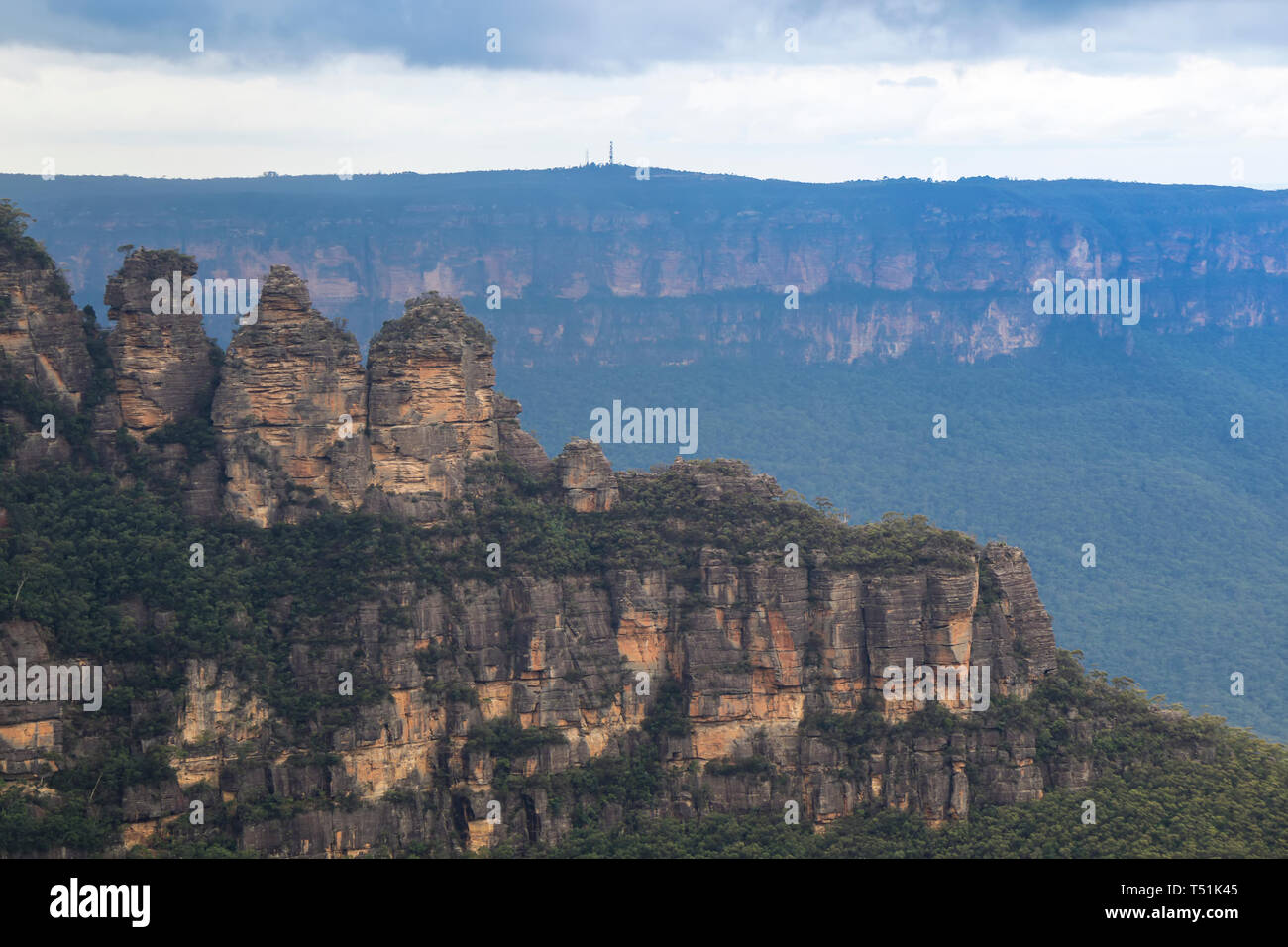 Malerische Aussicht mit dem Baum Schwestern in den Blue Mountains in New South Wales, Australien. Stockfoto