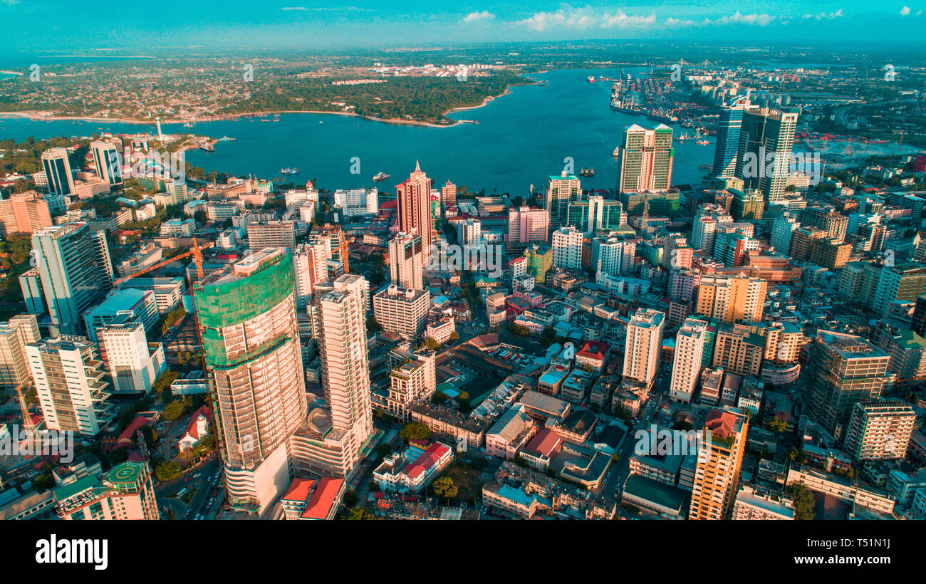 Luftaufnahme der Oase des Friedens, der Stadt von Dar es Salaam Stockfoto