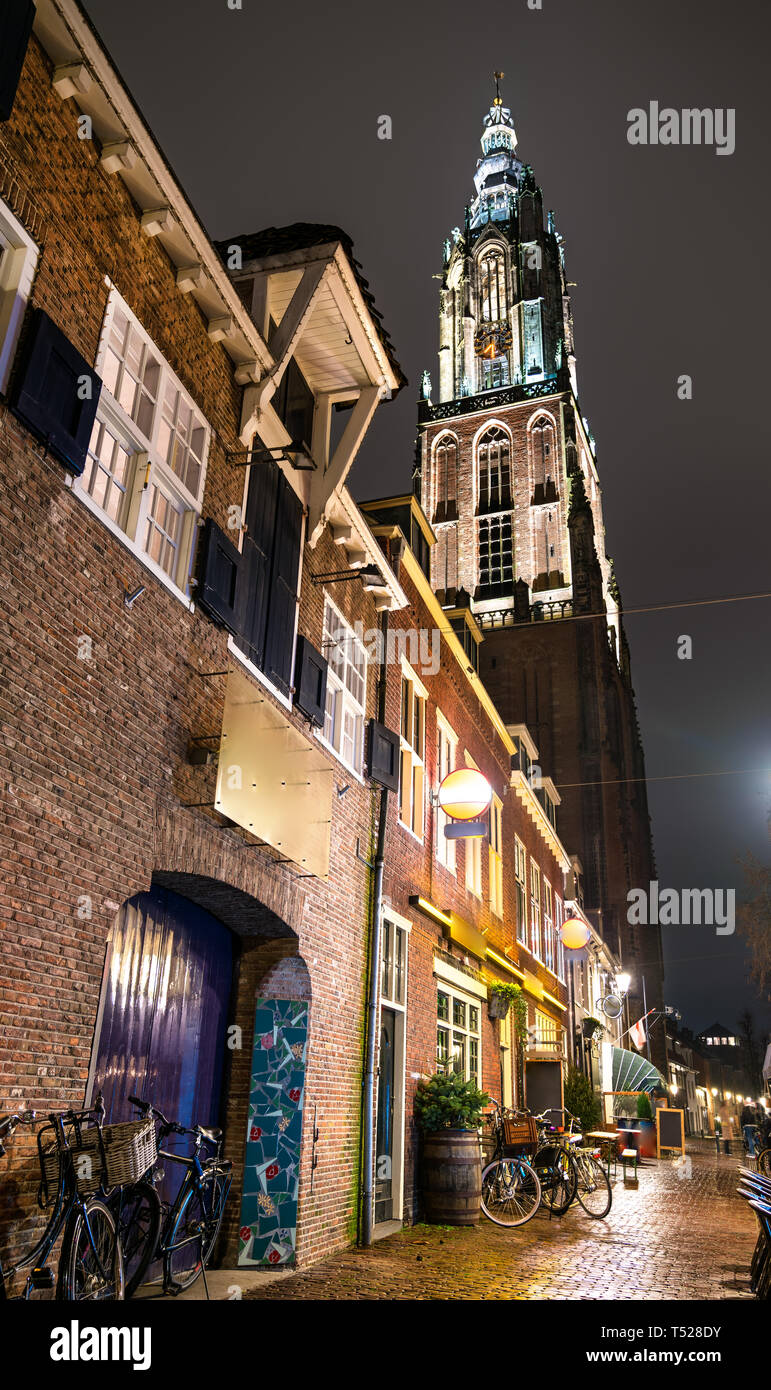 Die Liebfrauenkirche Vrouwetoren, ein Kirchturm in Amersfoort, Niederlande Stockfoto