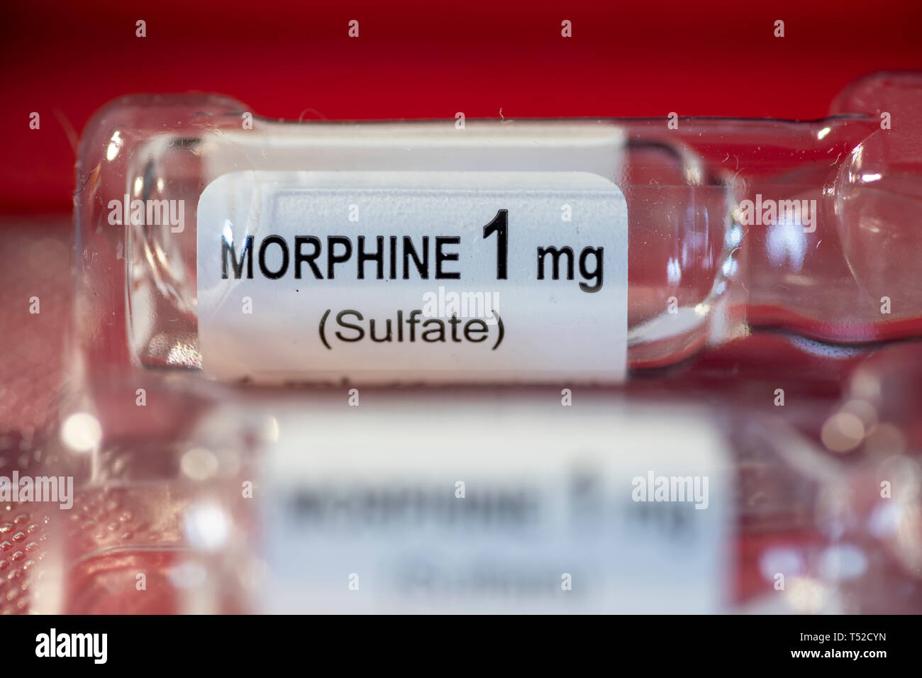 Close-up des Morphiums SULFAT 1 mg/ml Durchstechflasche Stockfoto